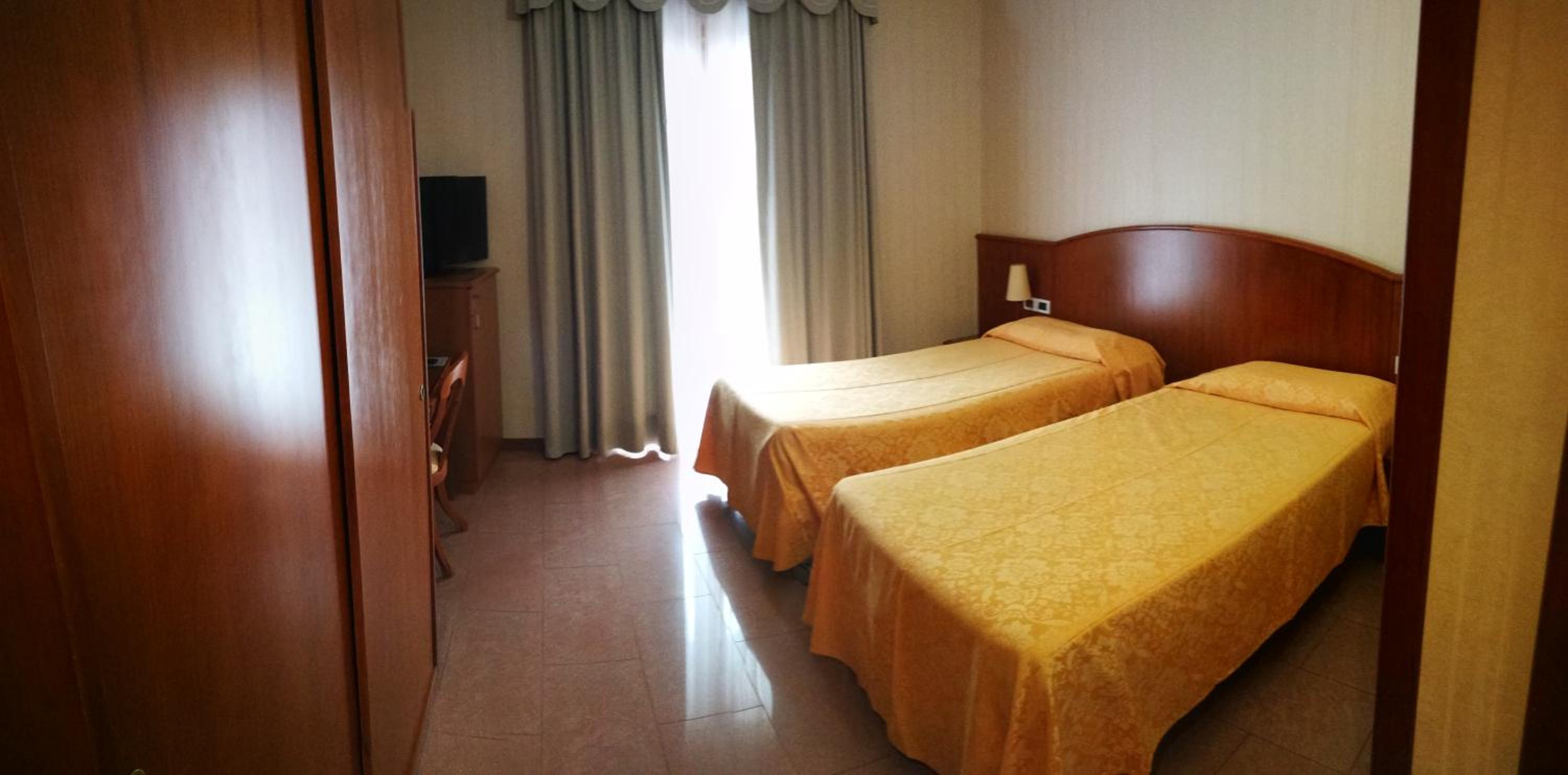 Single Room photo 1