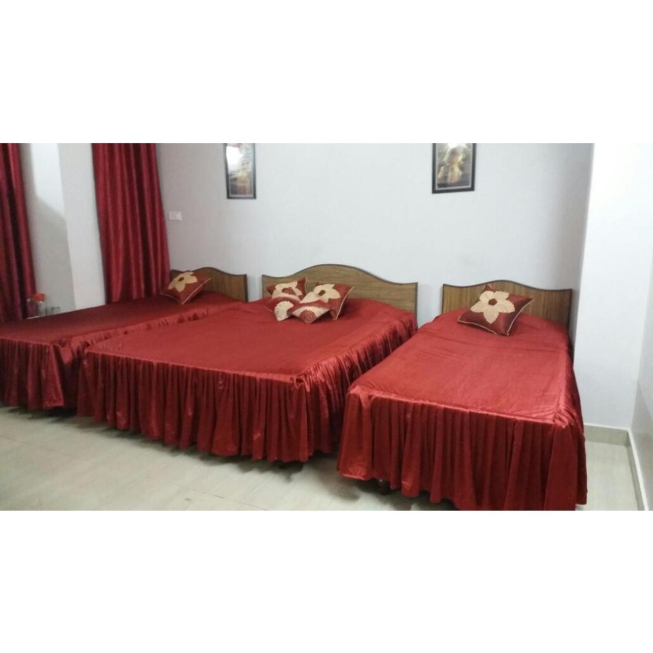Basic Triple Room