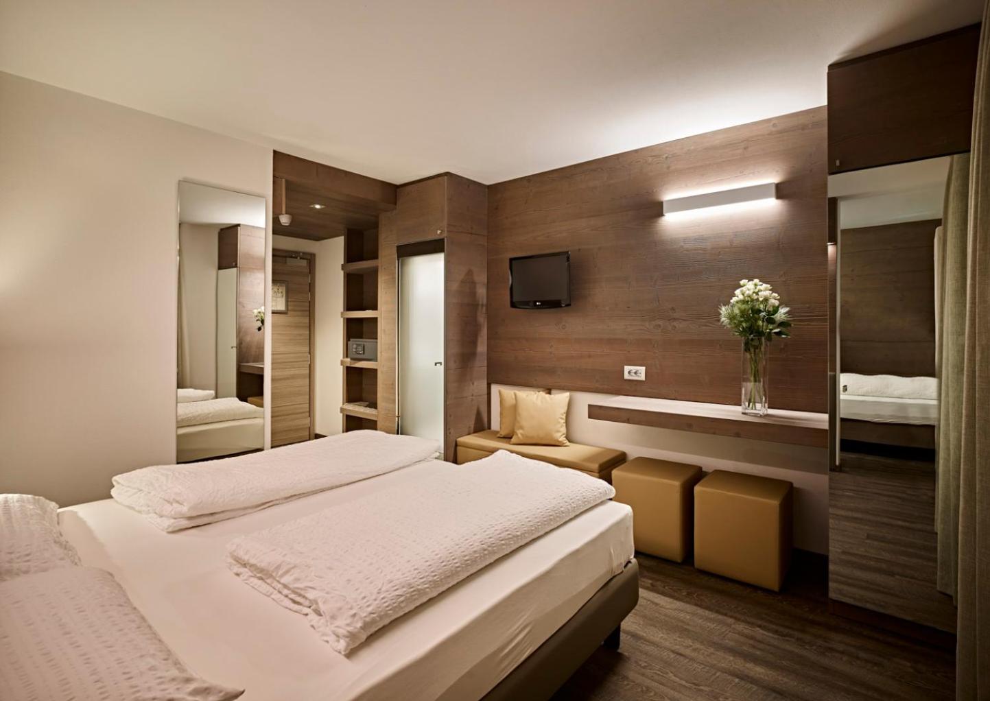 Double or Twin Room - Photo 17