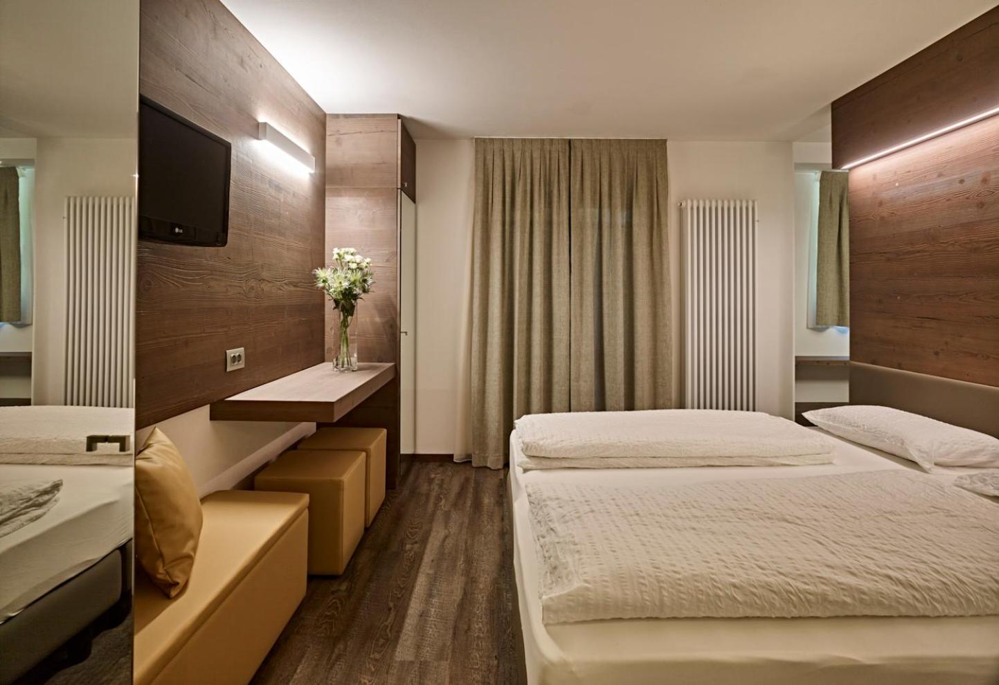 Double or Twin Room - Photo 16