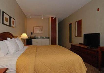 King Room - Non-Smoking - Photo 3