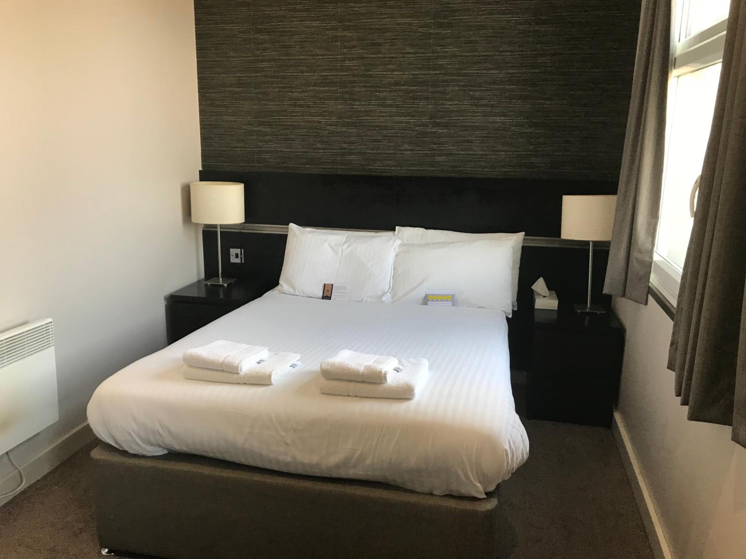 Double Room - Photo 5