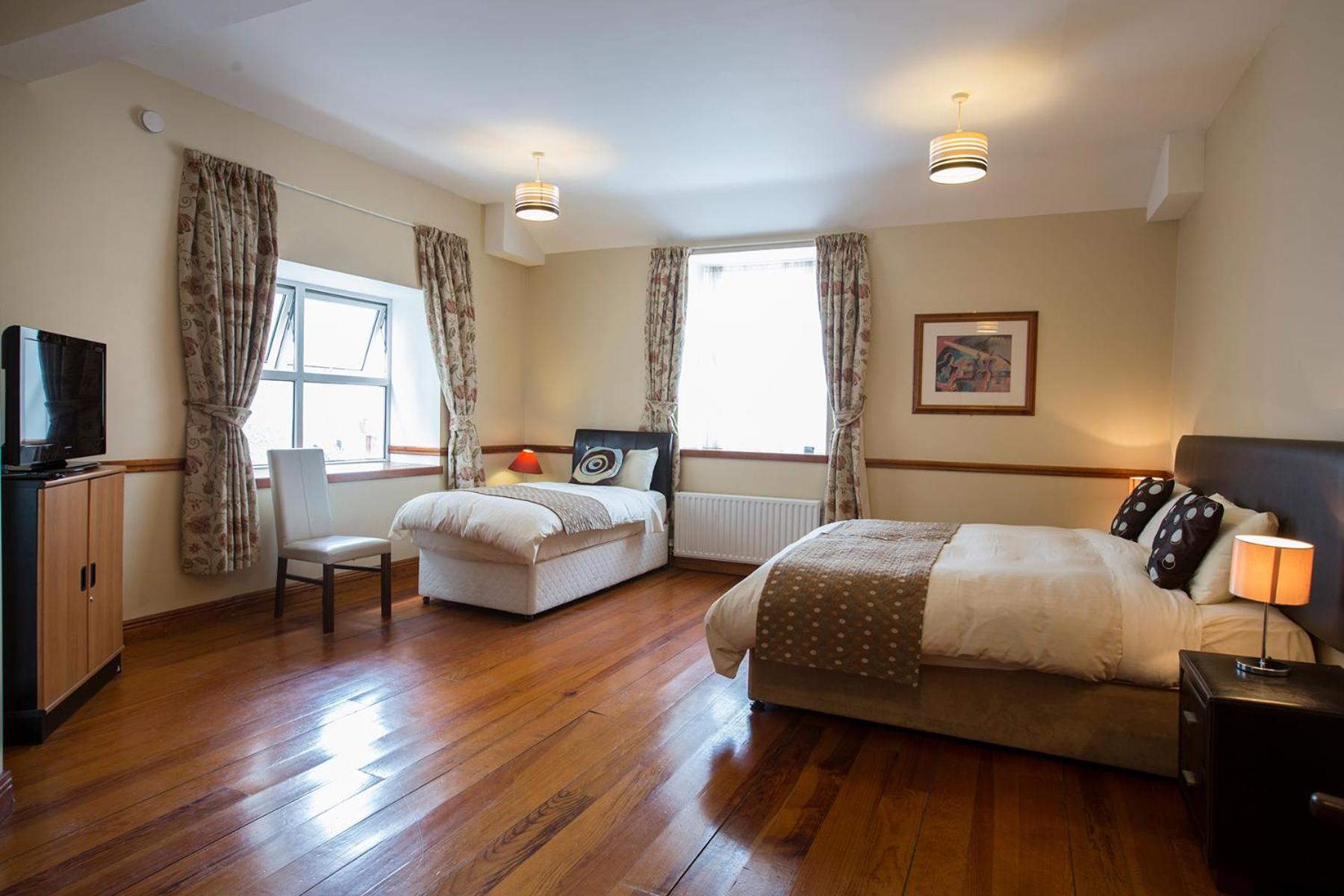 Triple Room with Private Bathroom