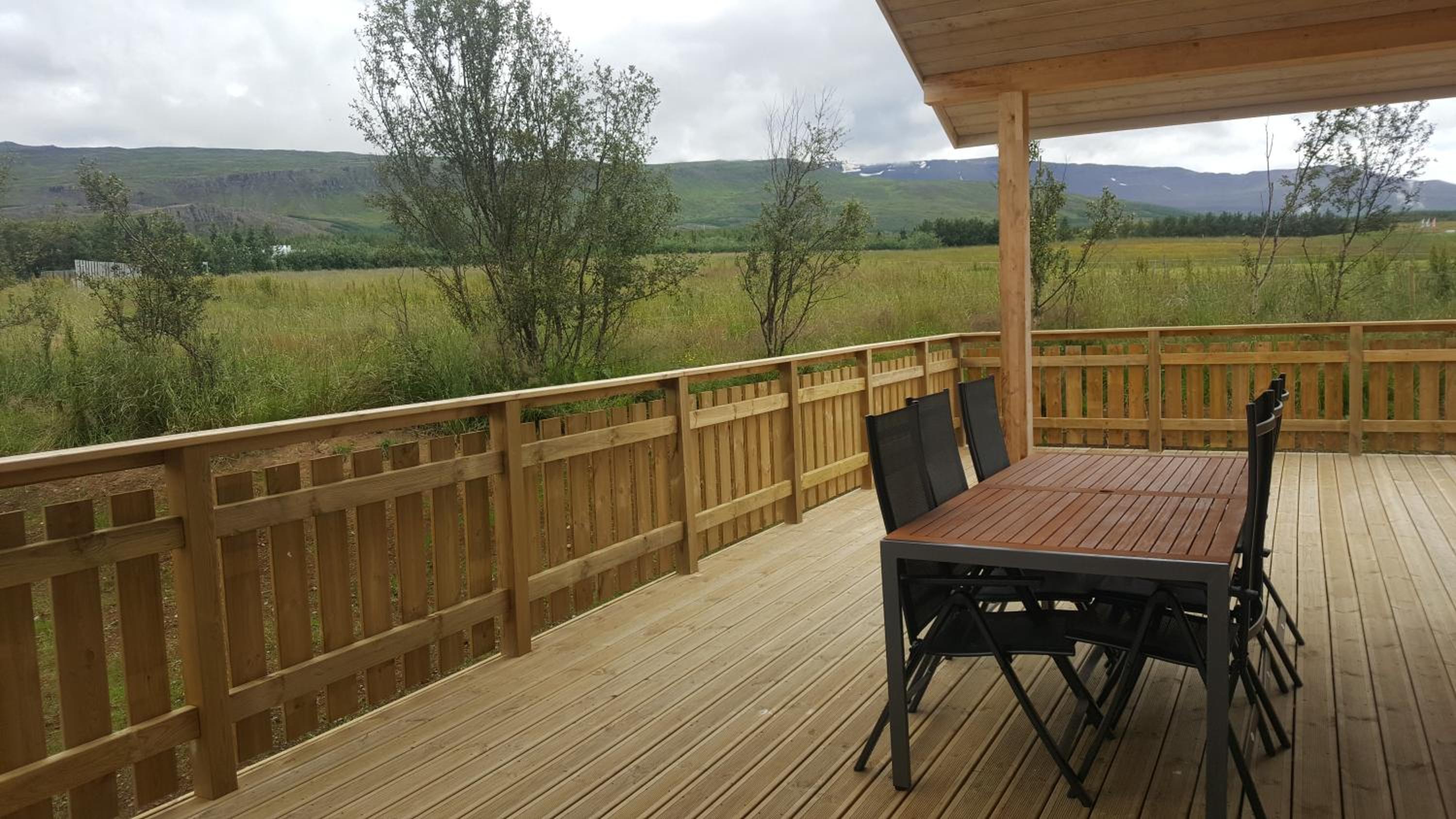 Three-Bedroom Cottage with Hot Tub - Photo 24