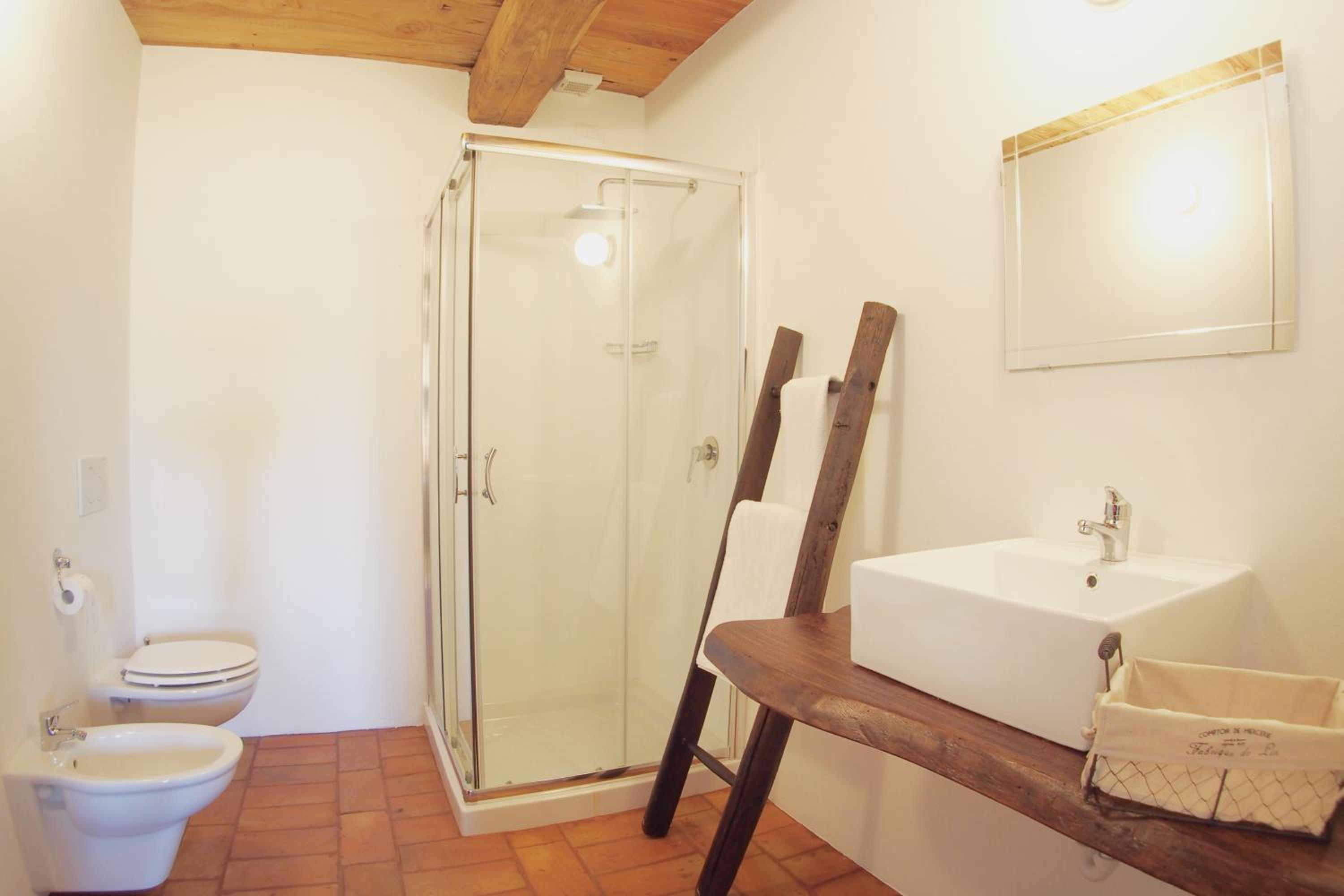 Suite - Photo 6