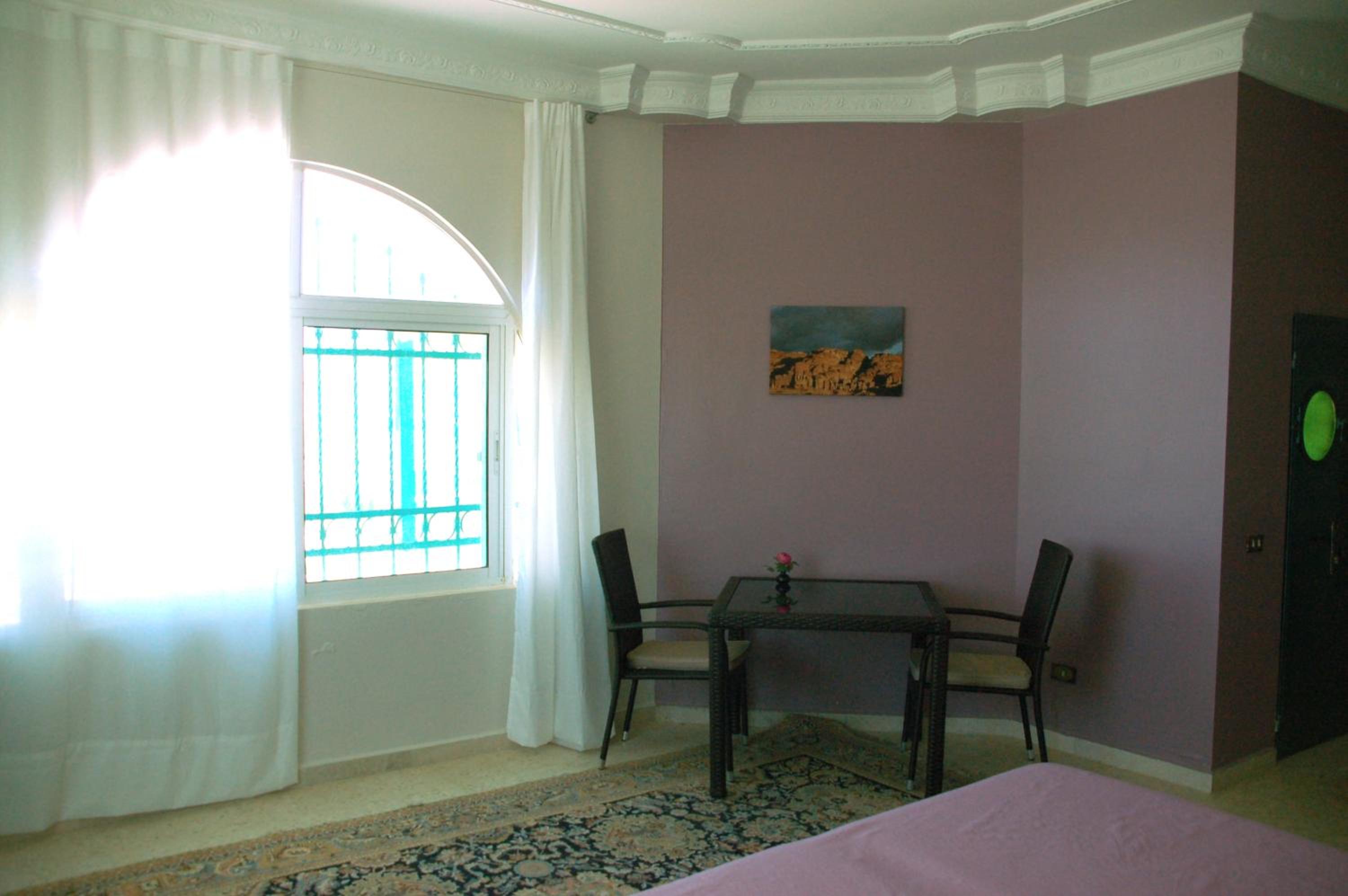 Family Room with Mountain View photo 1