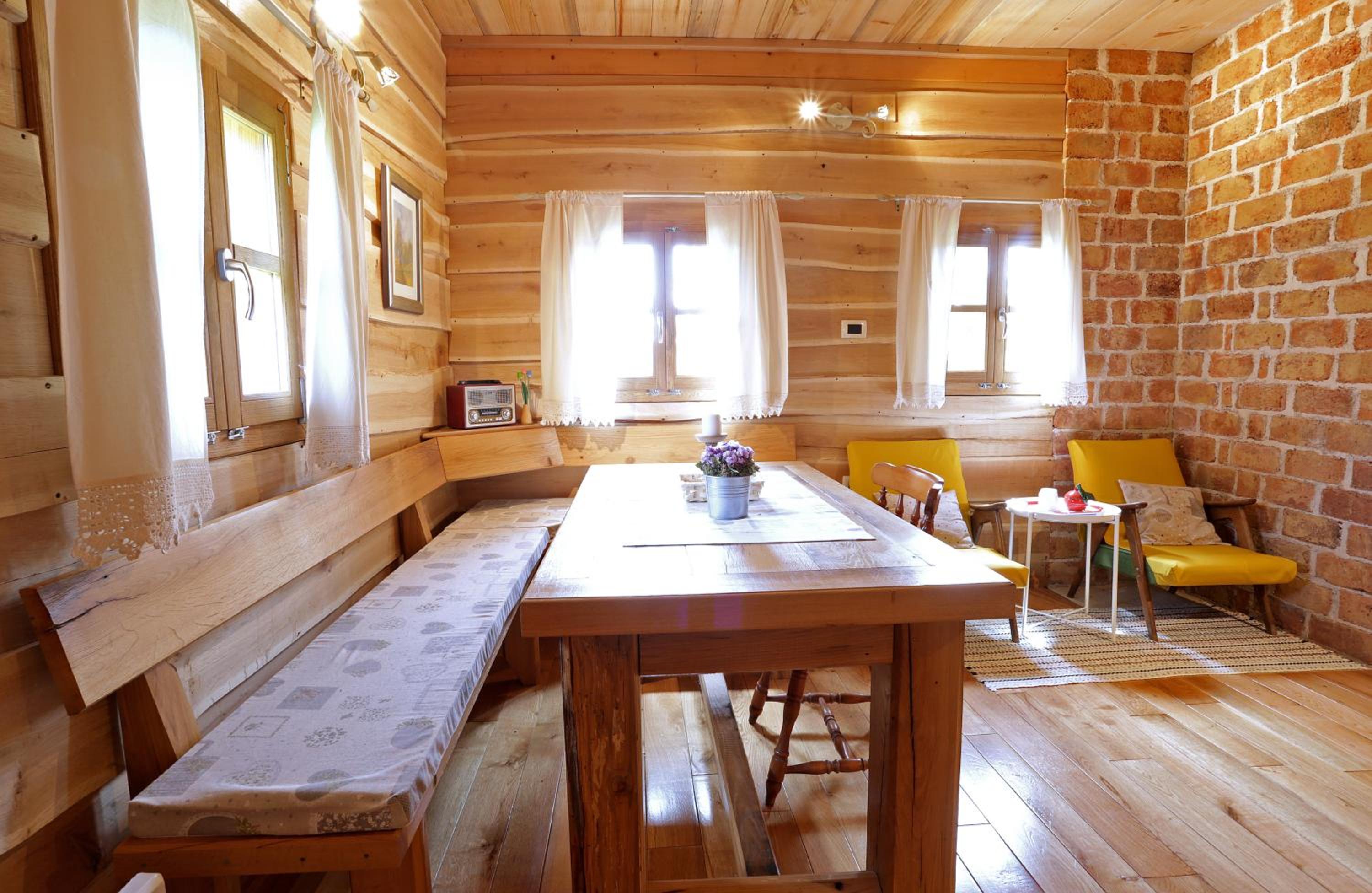 One-Bedroom Apartment - Photo 3