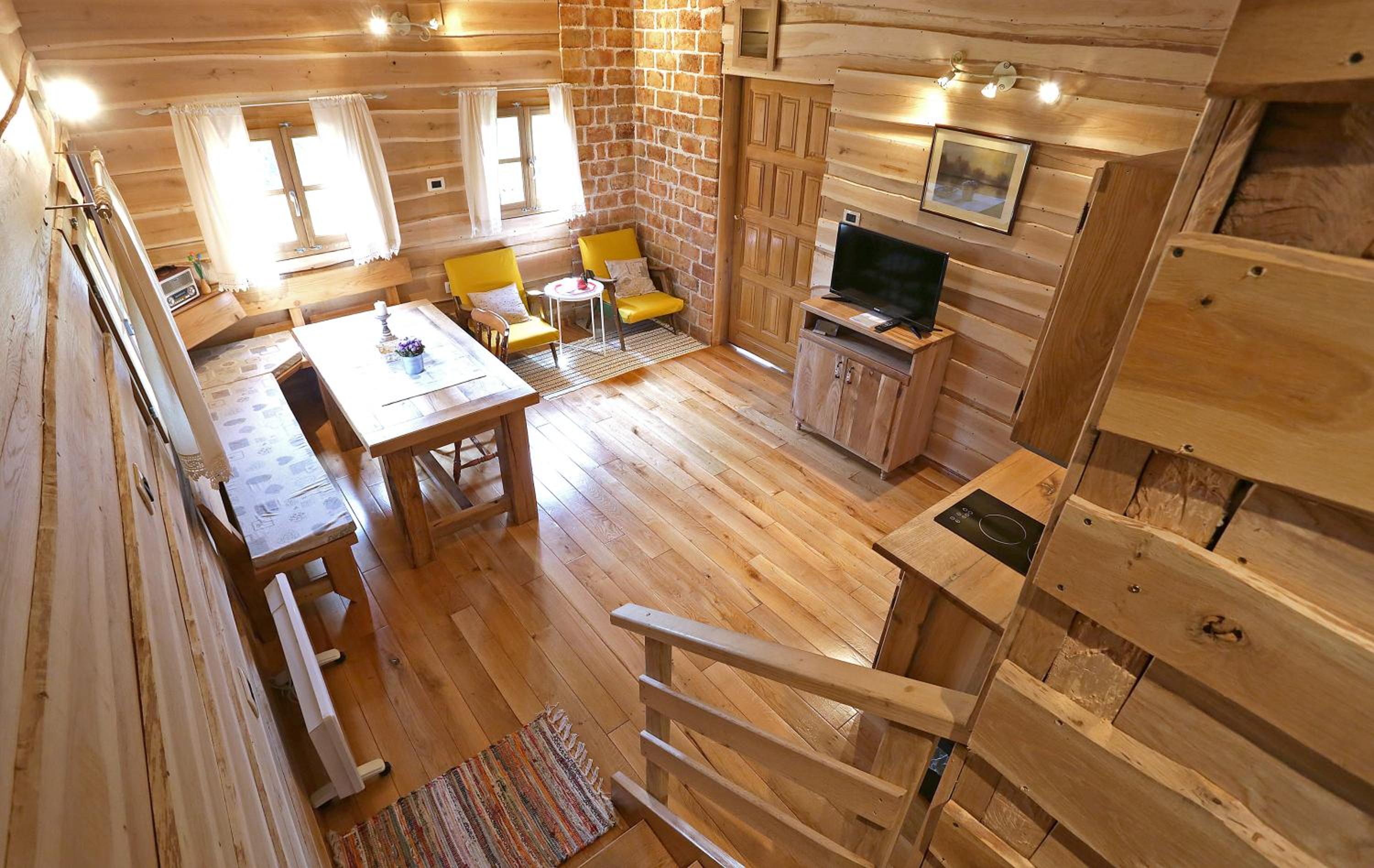 One-Bedroom Apartment - Photo 1