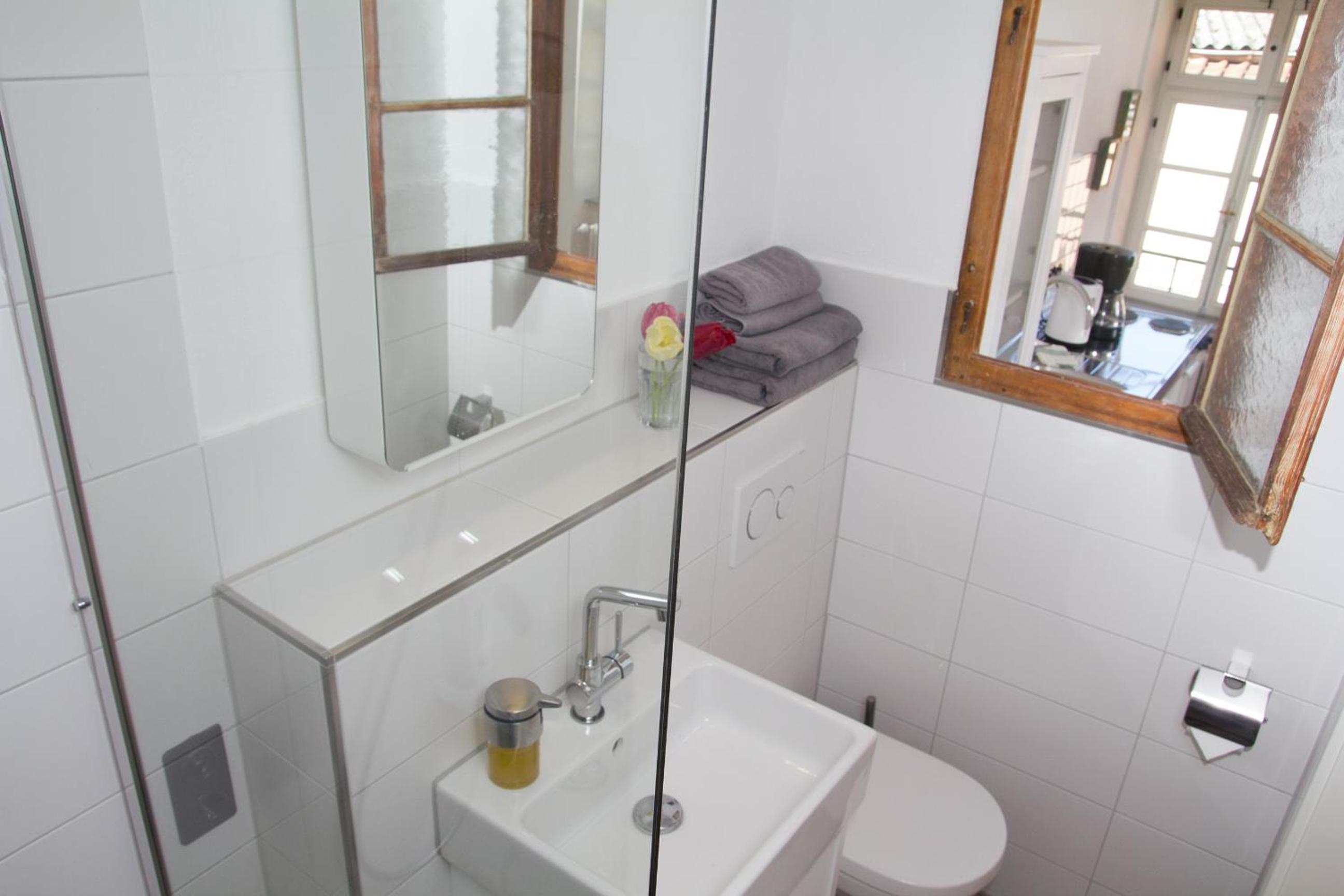 Double or Twin Room with Private Bathroom photo 2