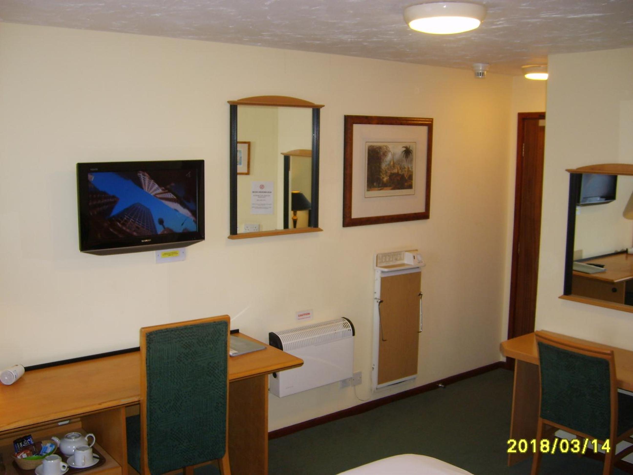 Standard Double Room - Photo 7