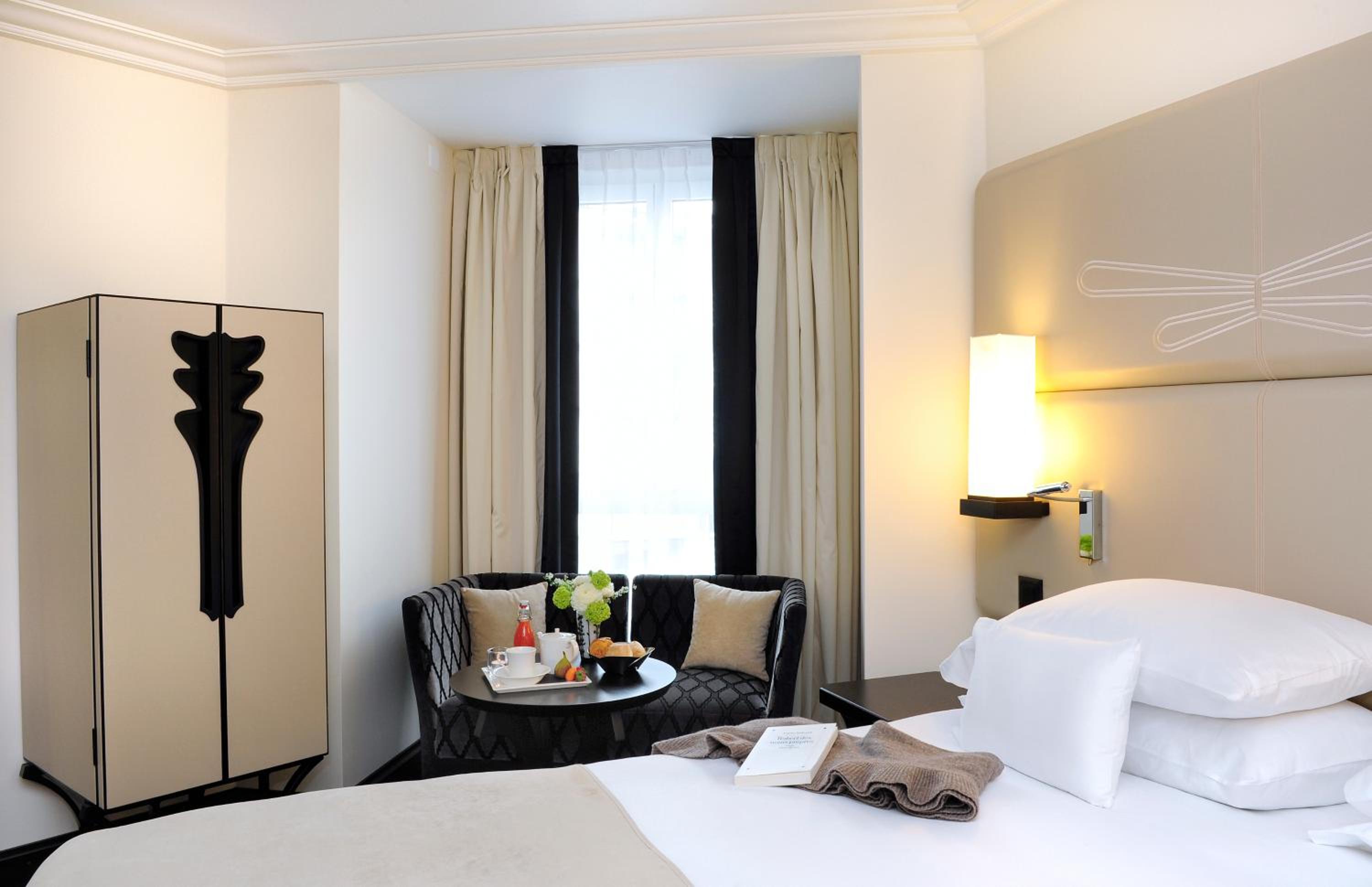 Superior Double or Twin Room thumbnail 6