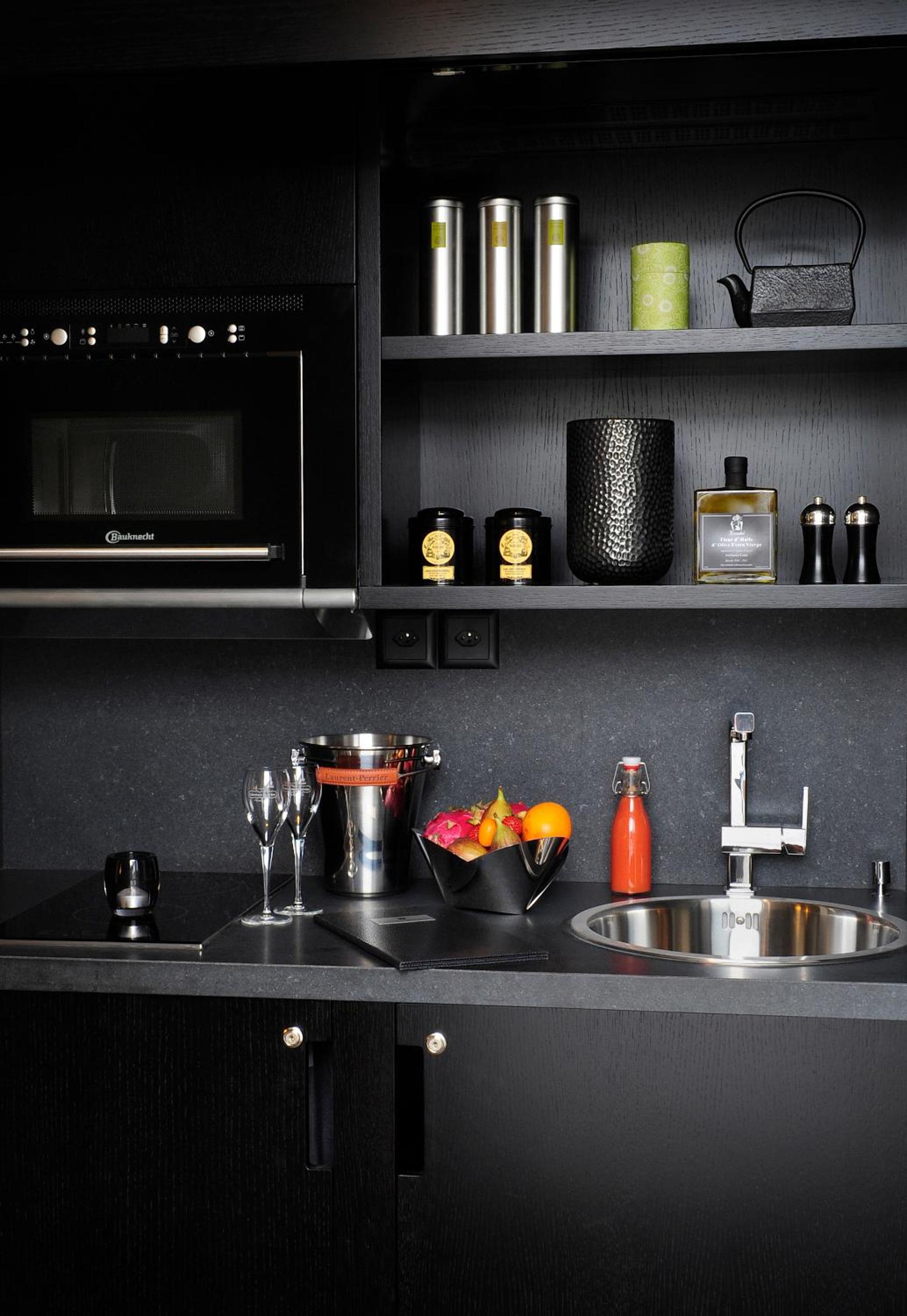 Enjoy your culinary adventures in this stylish kitchen!