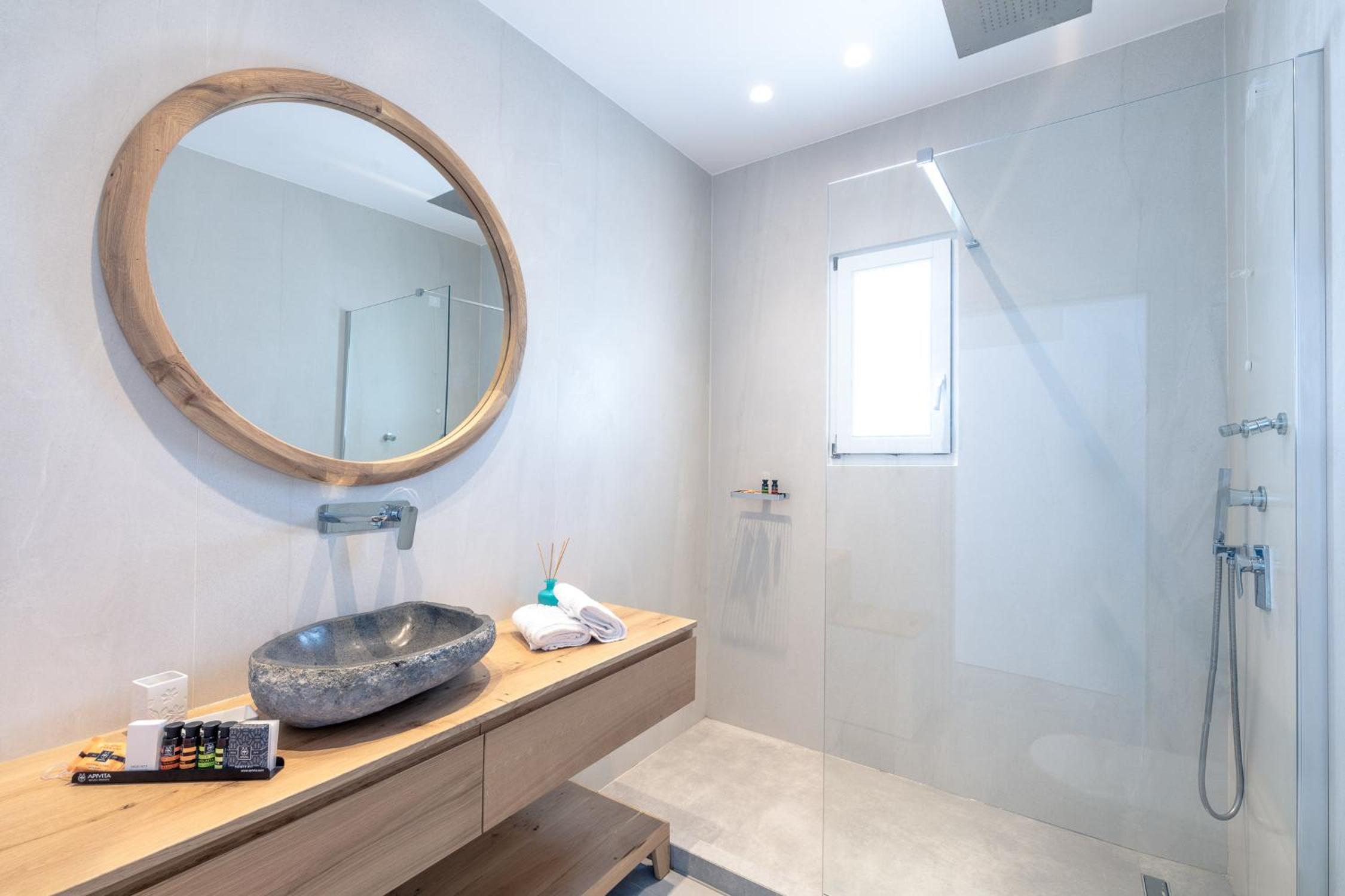 Superior Double Room with Sea View - Photo 7