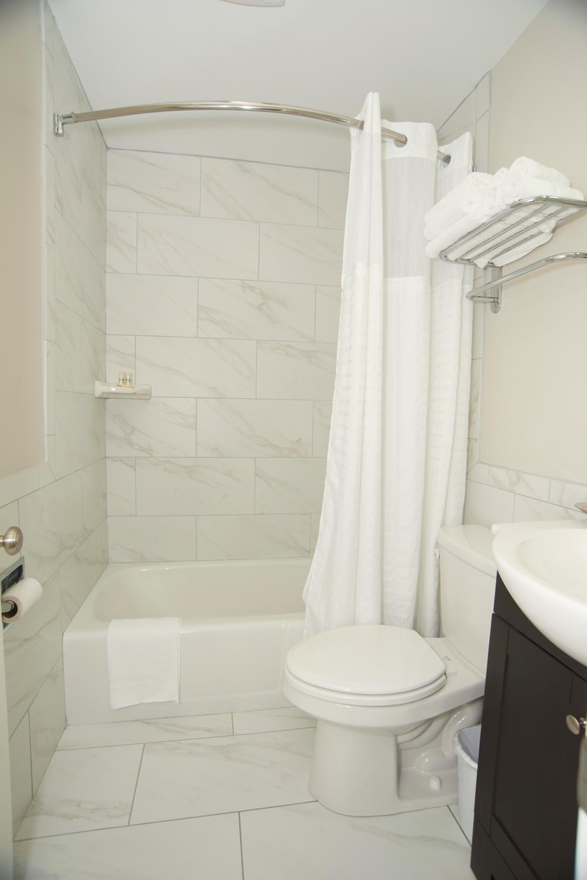 Standard Double Room with Lake View and Balcony photo 2