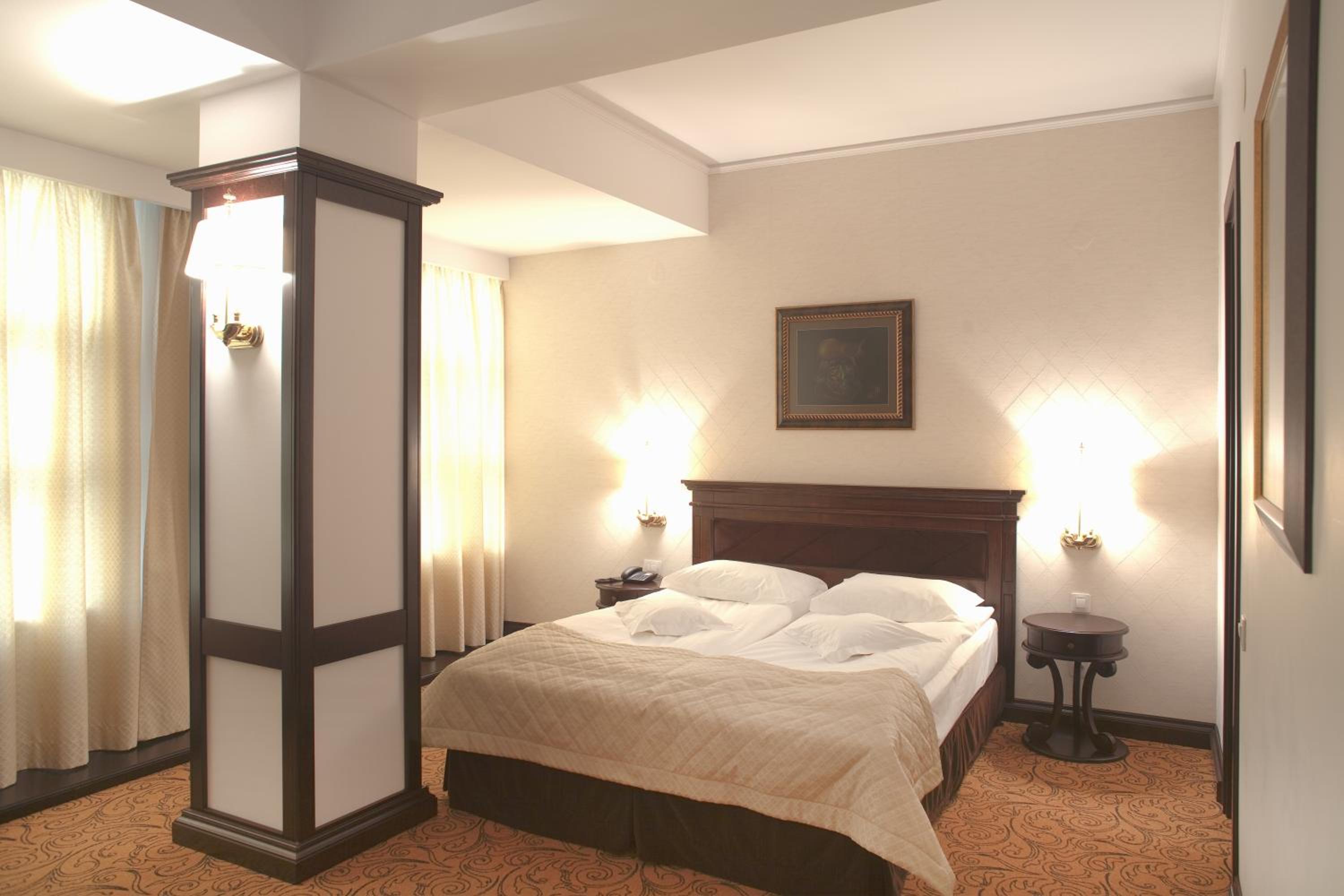 Executive Suite - Photo 3