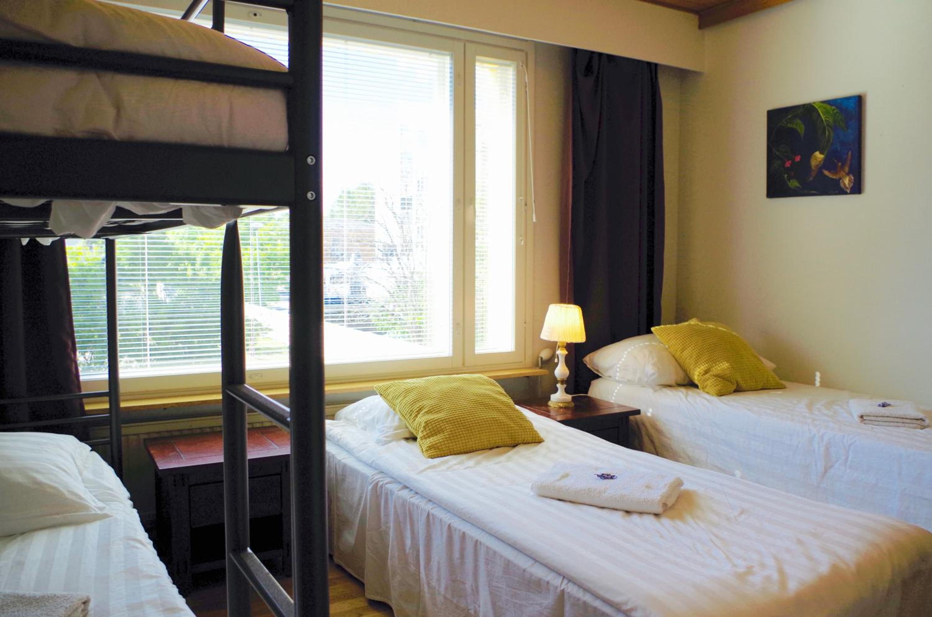Bed in 4-Bed Male Dormitory Room photo 1