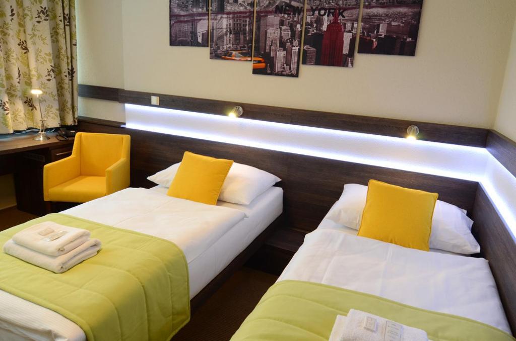 Twin Room - Photo 1
