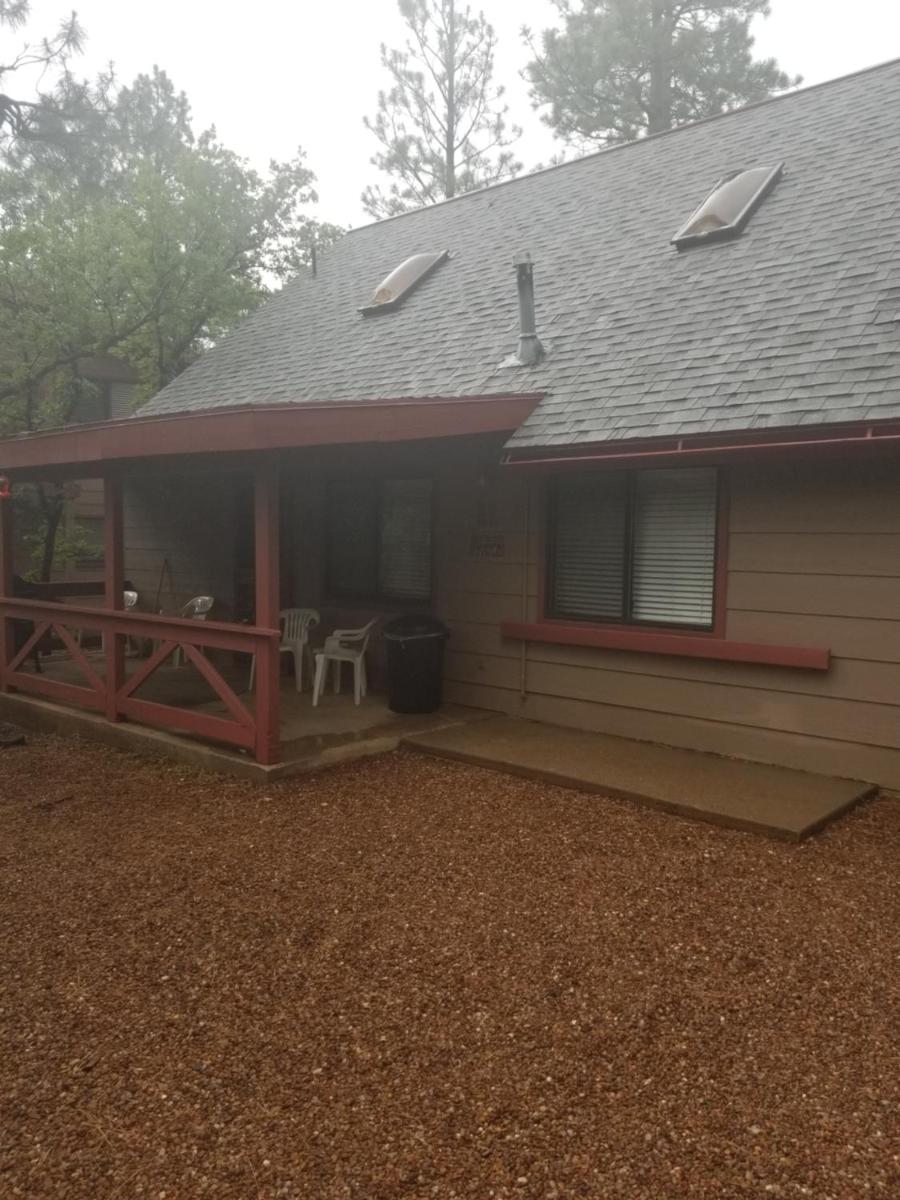 Three-Bedroom Cabin photo 2
