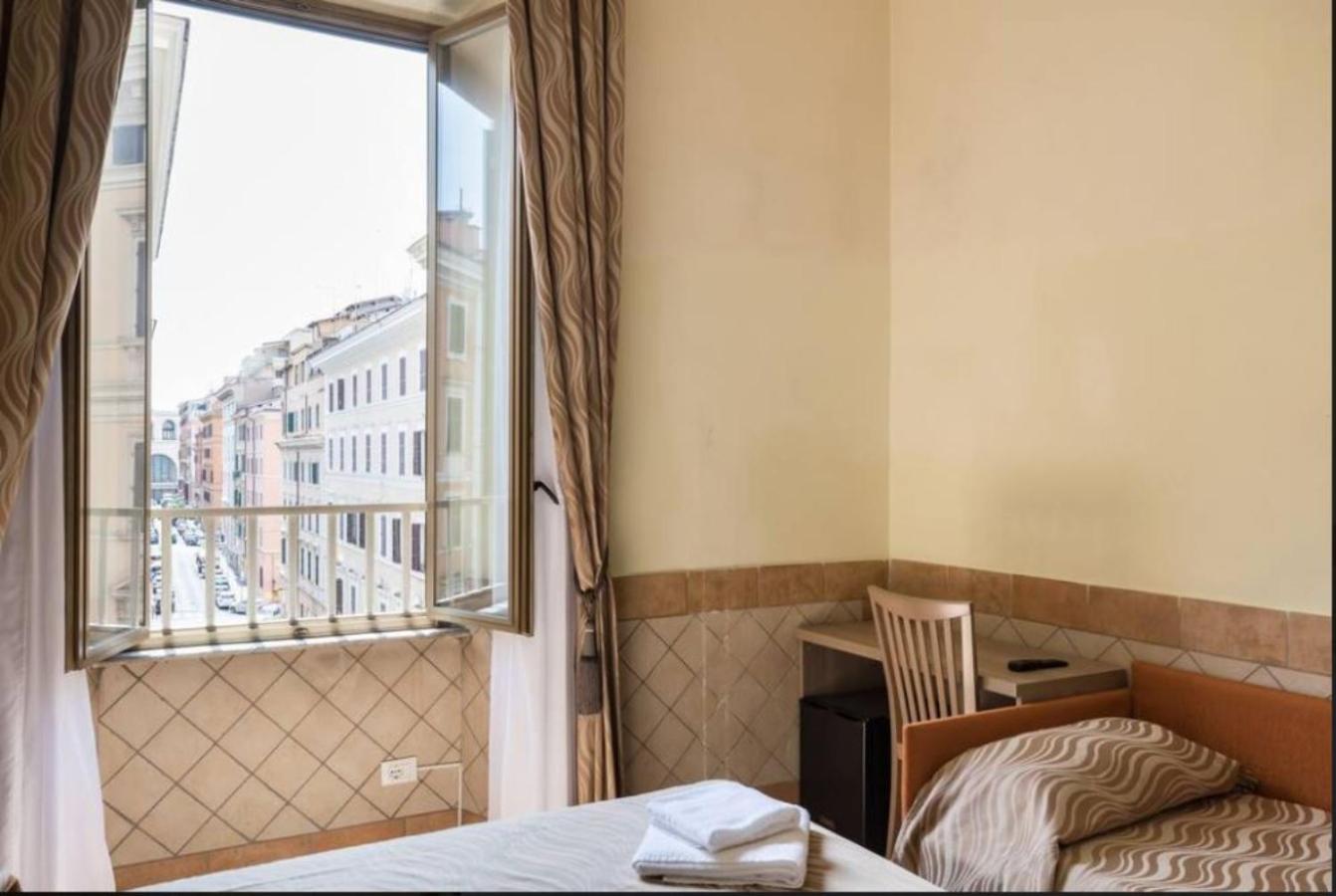 Triple Room with Private Bathroom photo 2