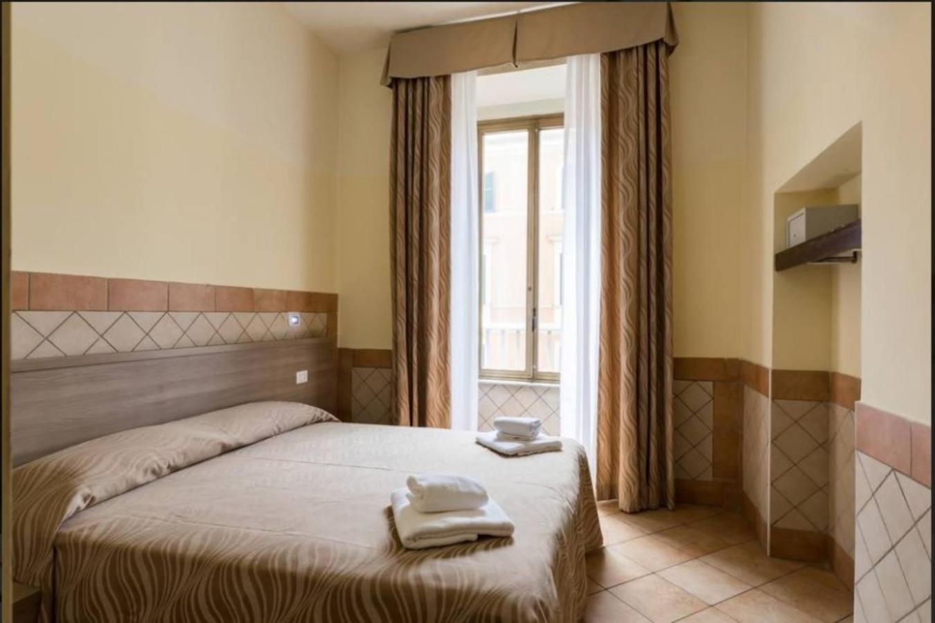 Double or Twin Room with Private Bathroom photo 1