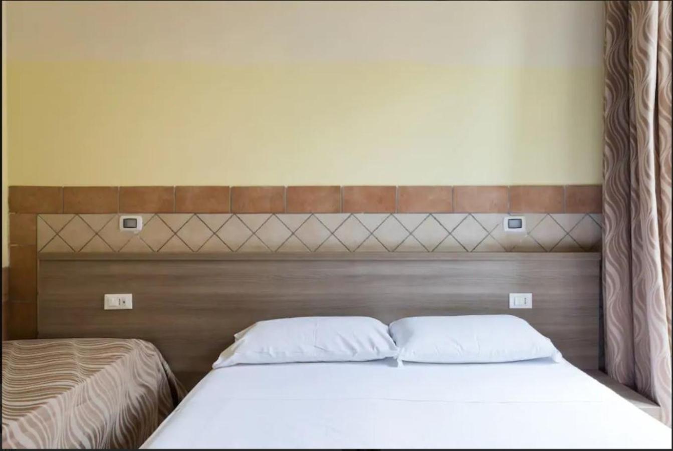 Triple Room with Private Bathroom photo 3
