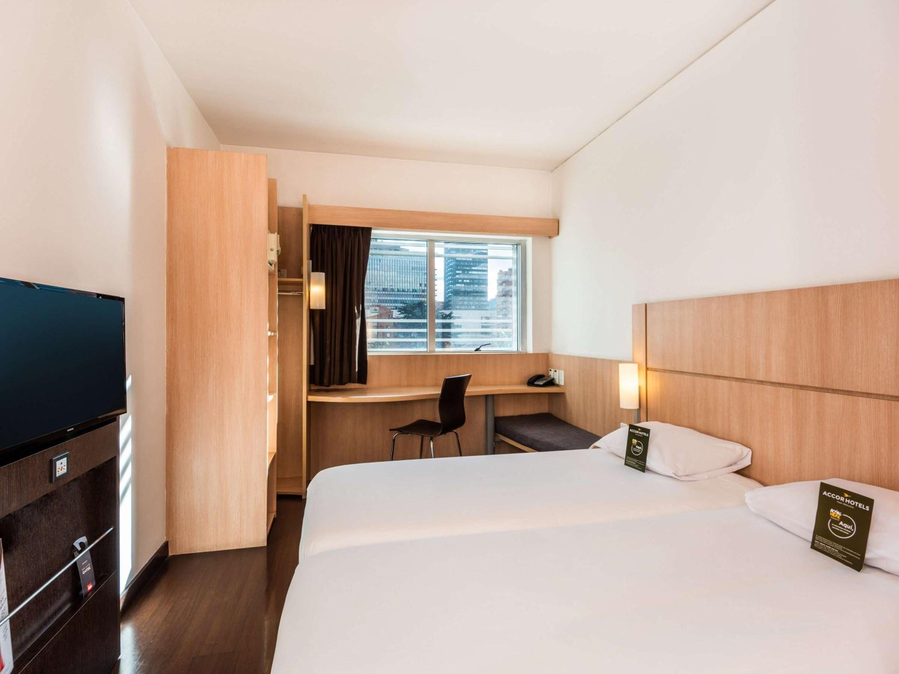 Standard Twin Room - Photo 2