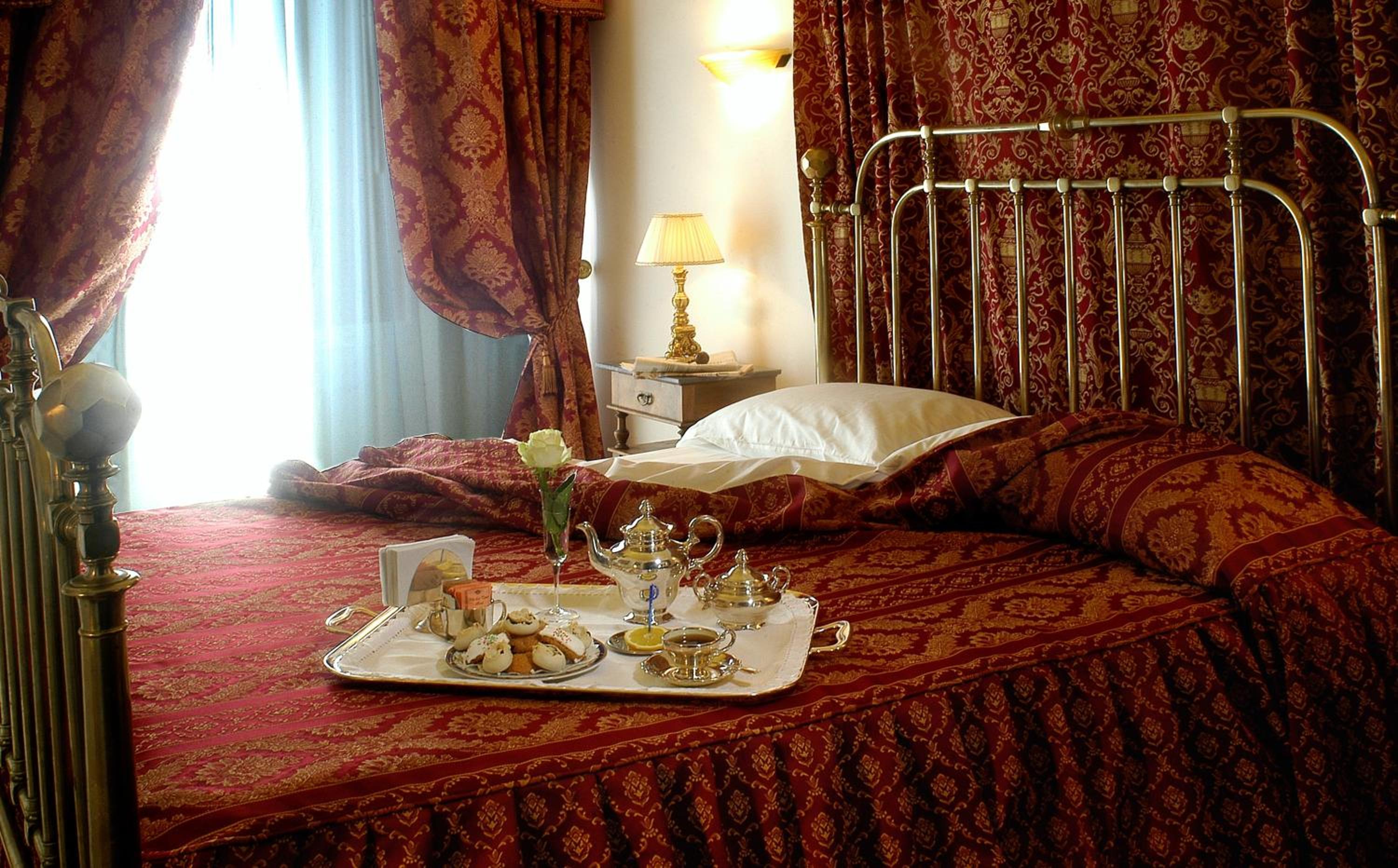 Suite with Sea View and Balcony - Photo 6