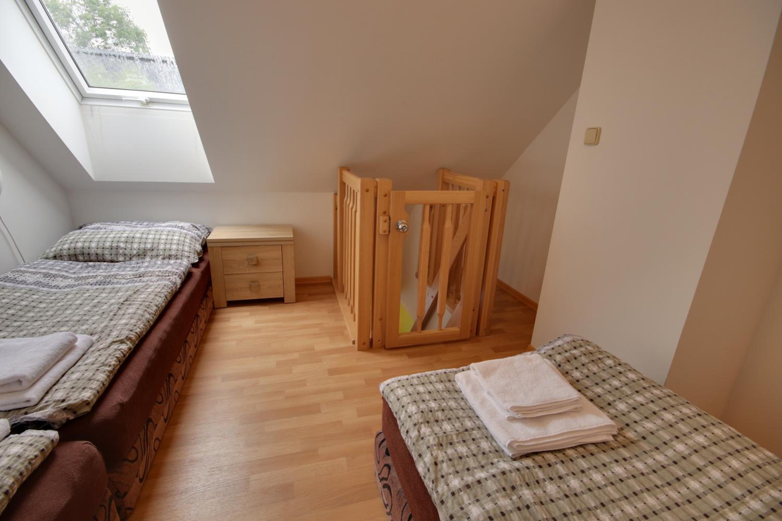 Family Studio 3 - Photo 23