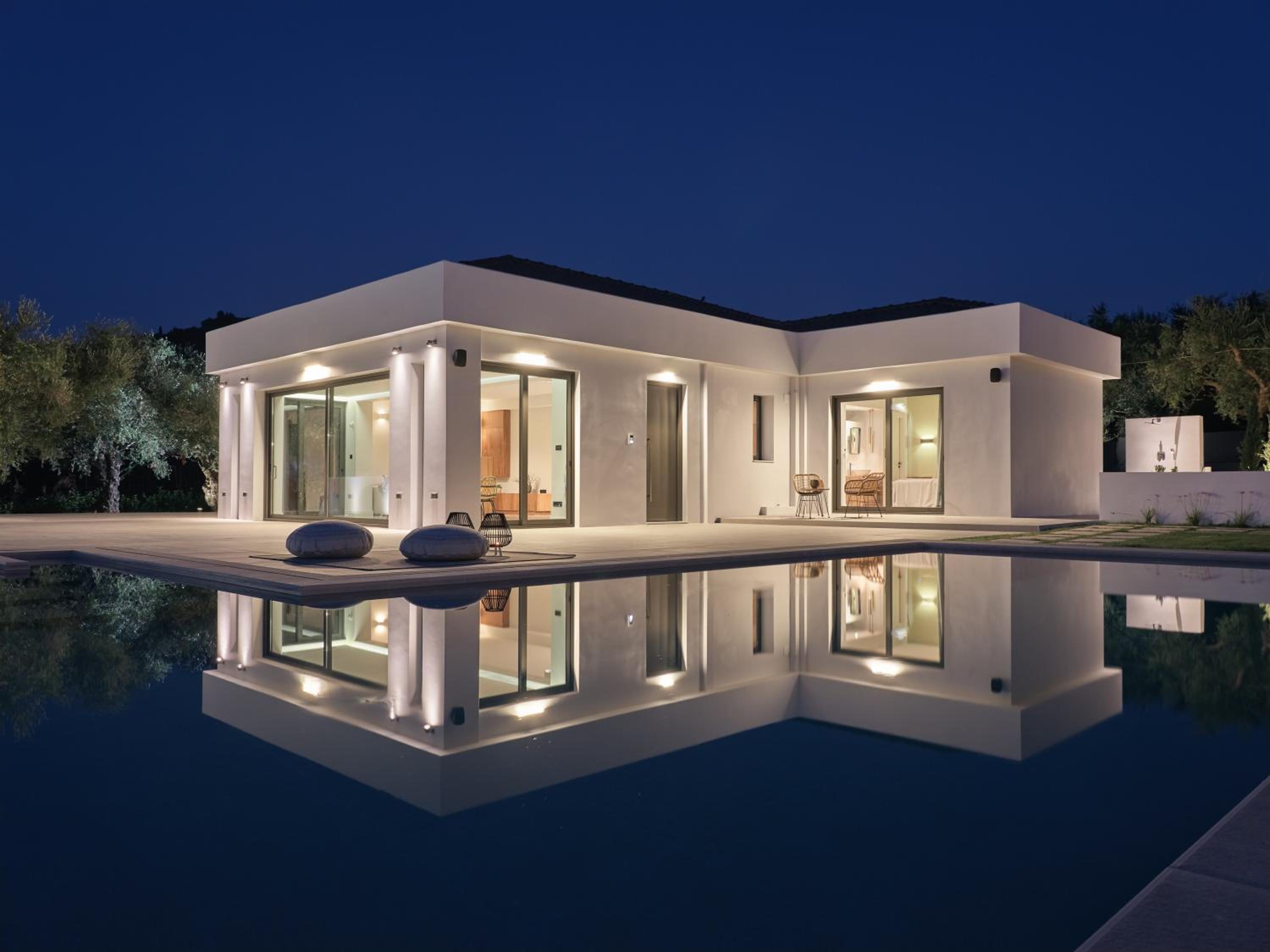 Villa photo 2
