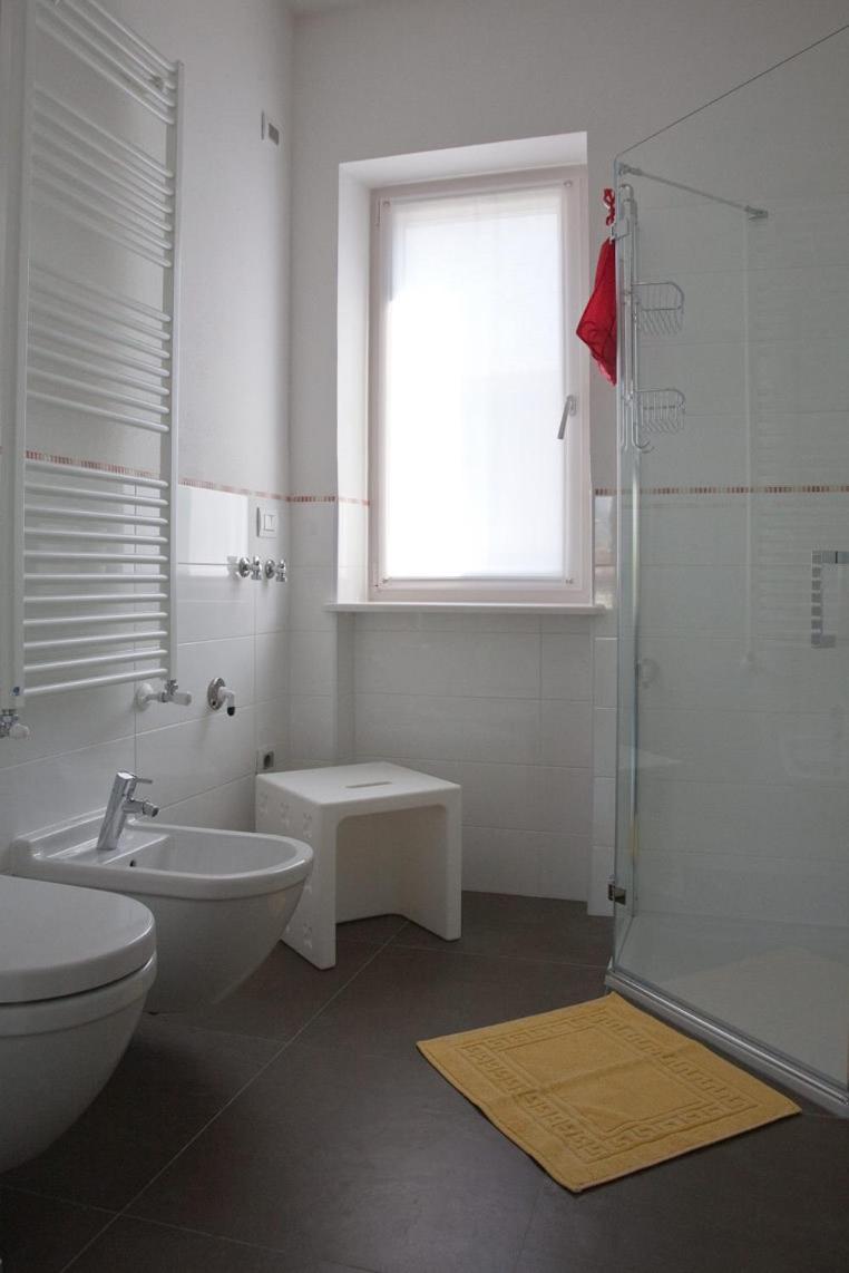 One-Bedroom Apartment with Balcony photo 2