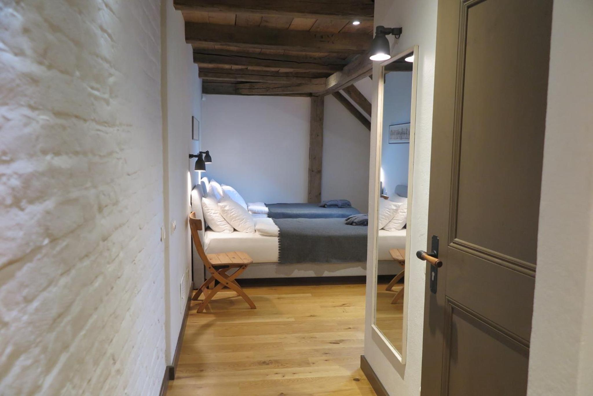 Twin Room with Private Bathroom photo 3