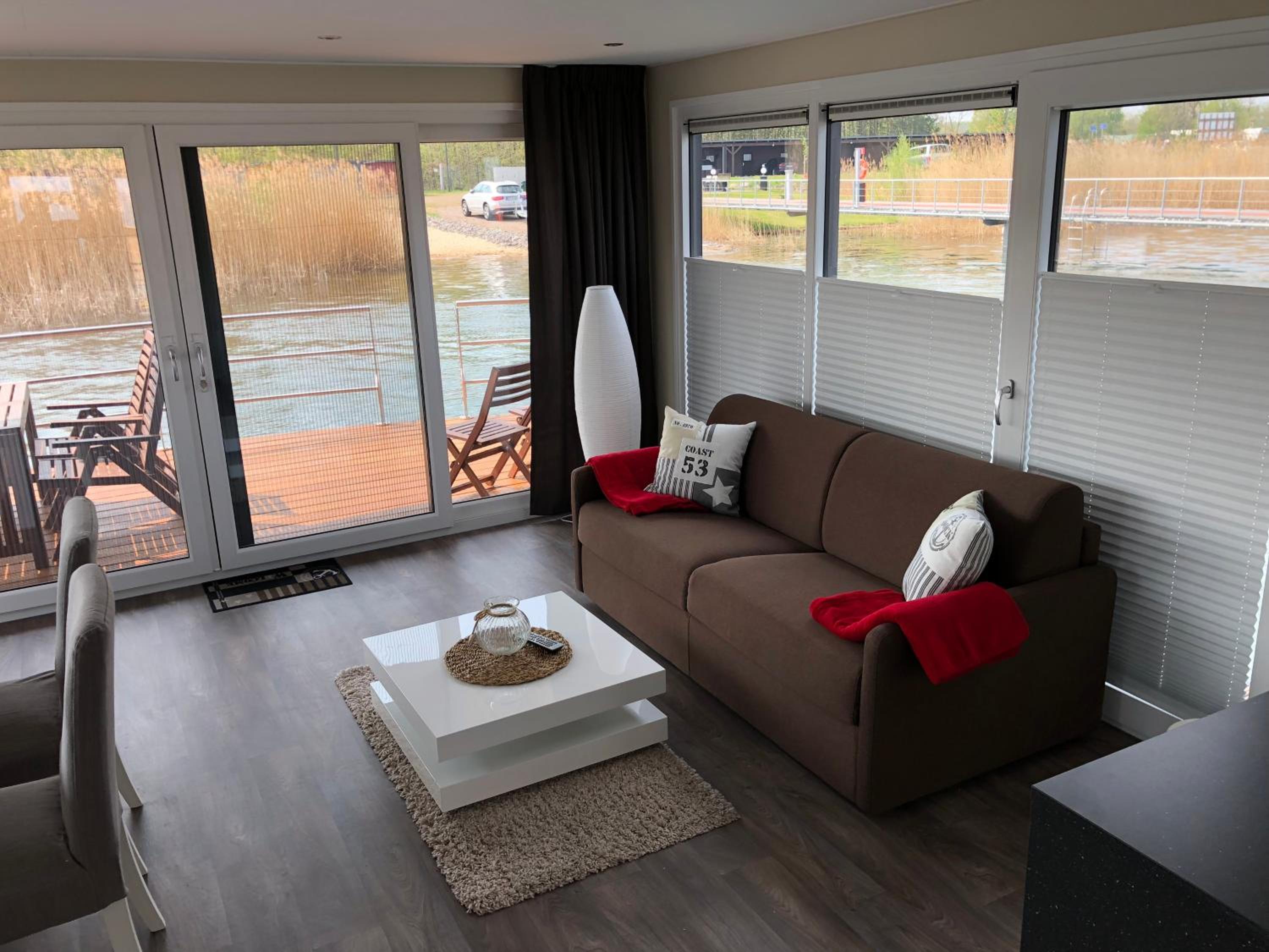 Two-Bedroom House - Photo 19