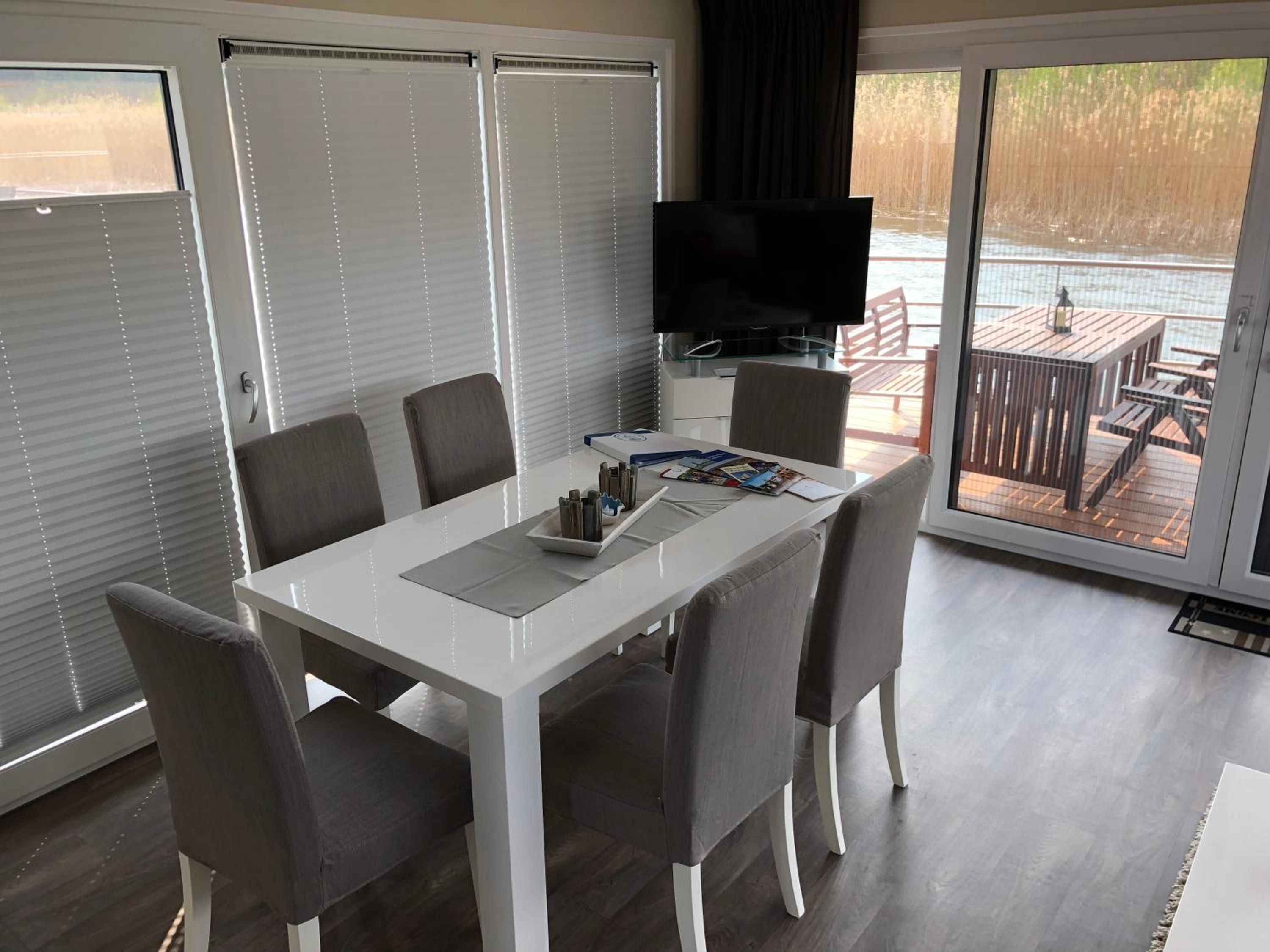 Two-Bedroom House - Photo 21