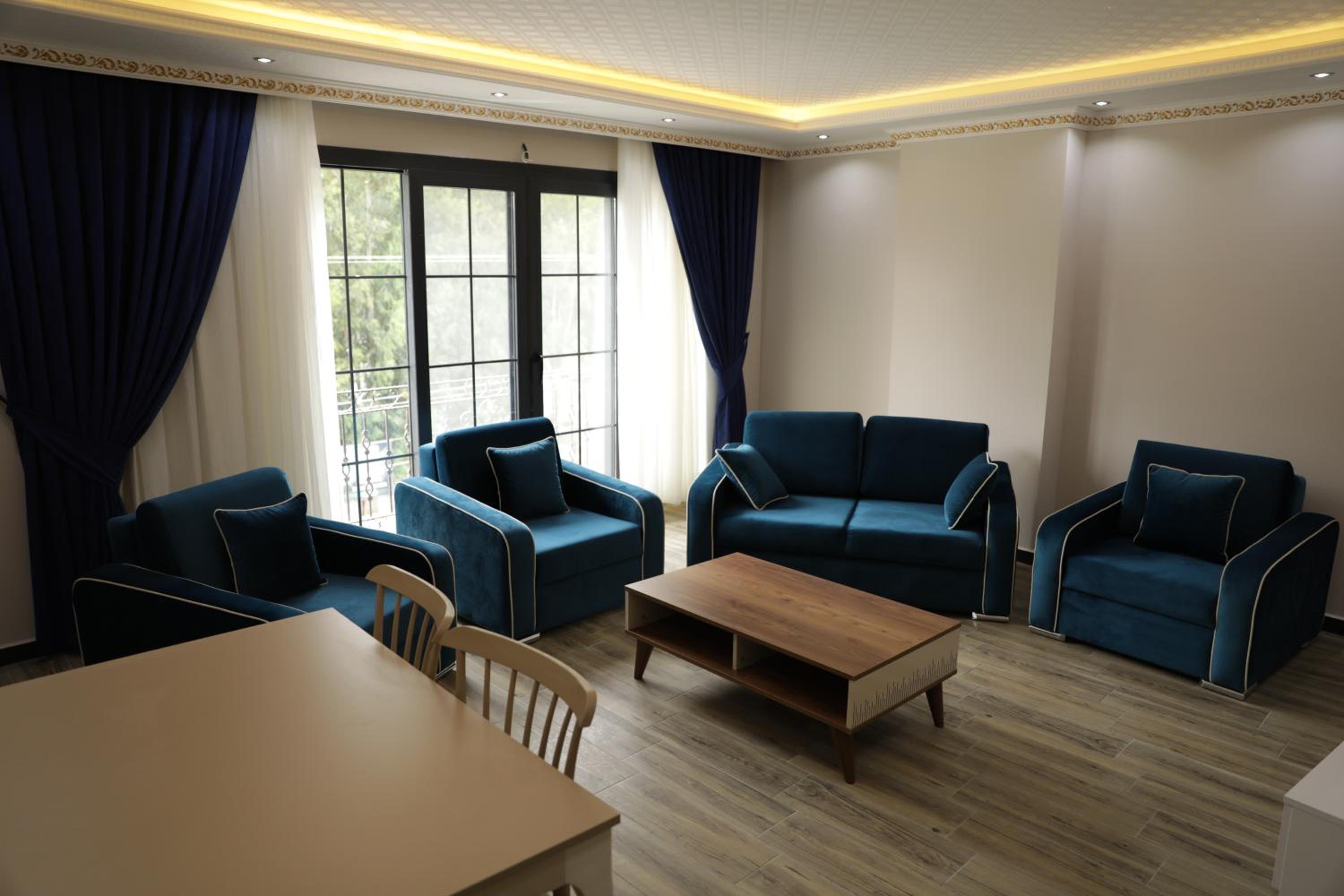 Deluxe Suite