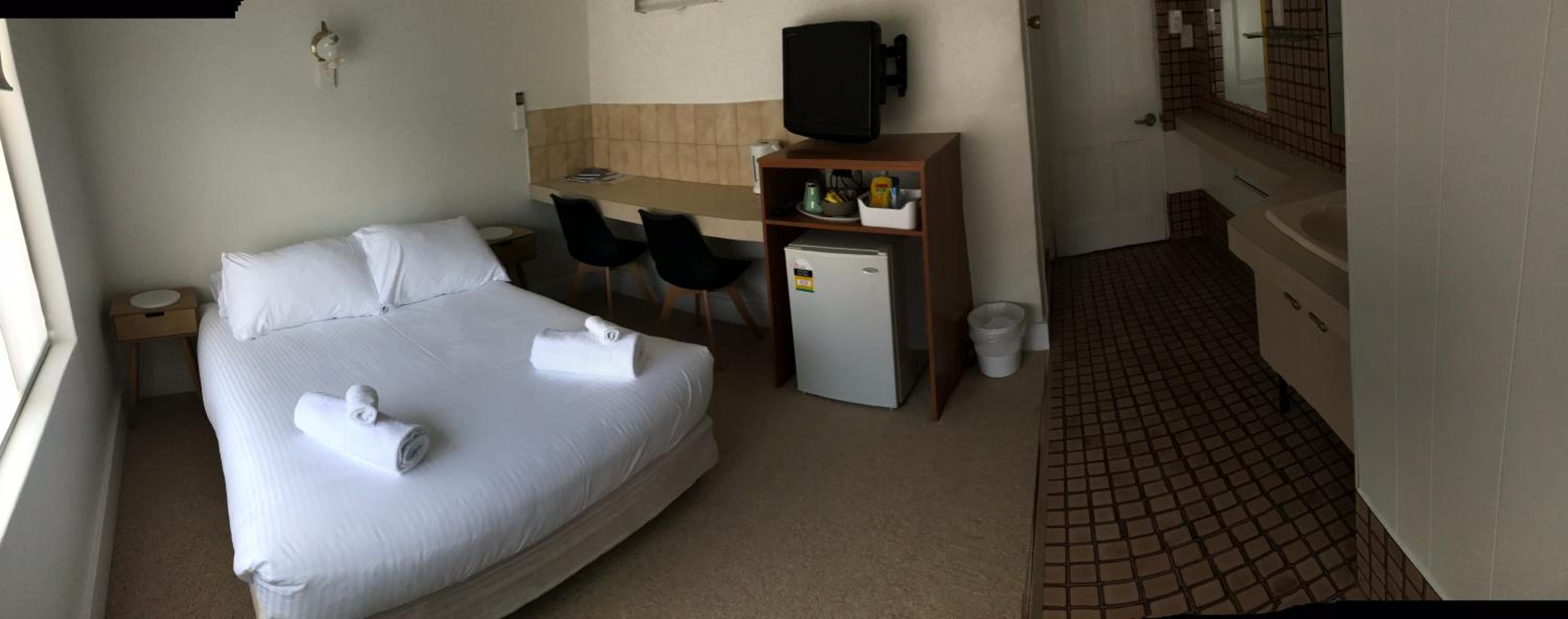 Budget Double Room photo 2