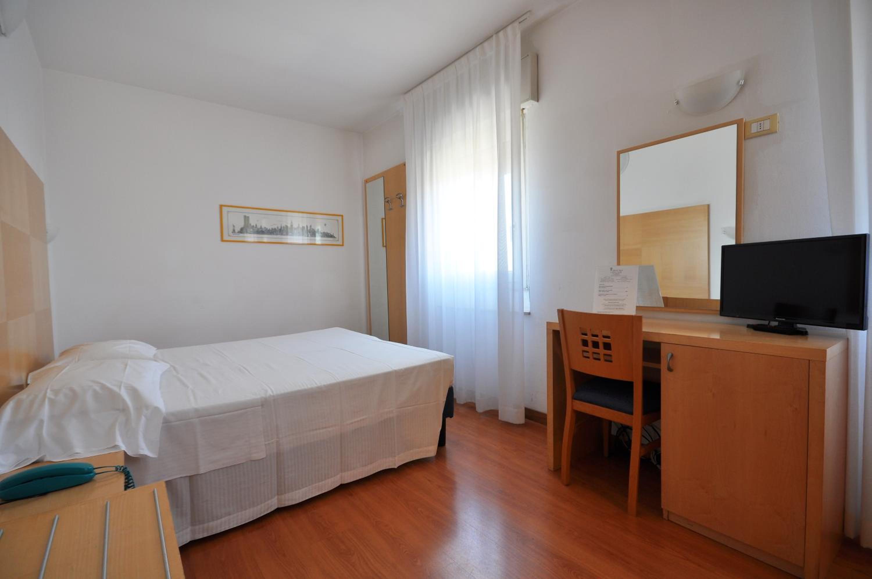 Double or Twin Room - Photo 1