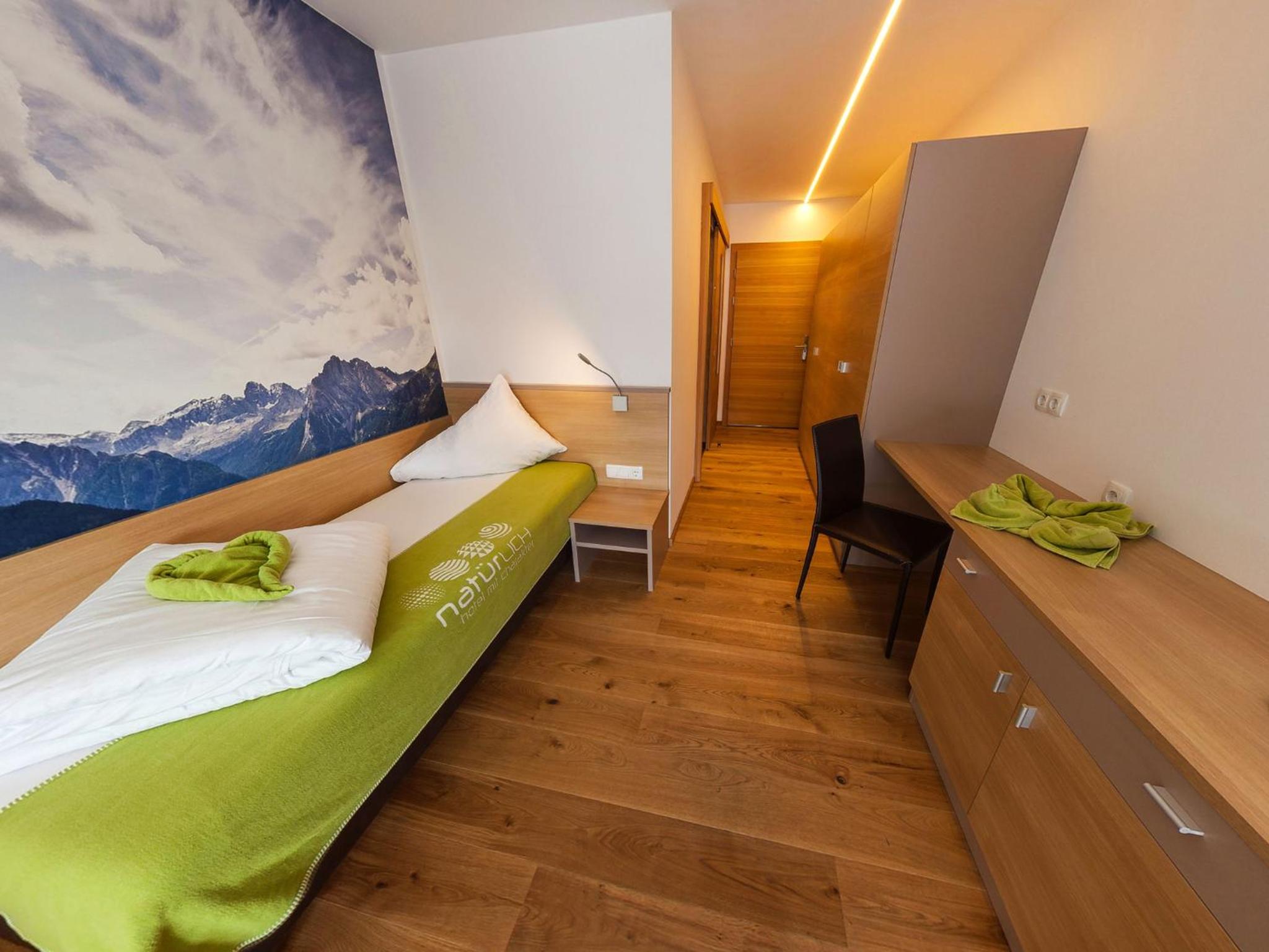 Budget Double Room photo 3