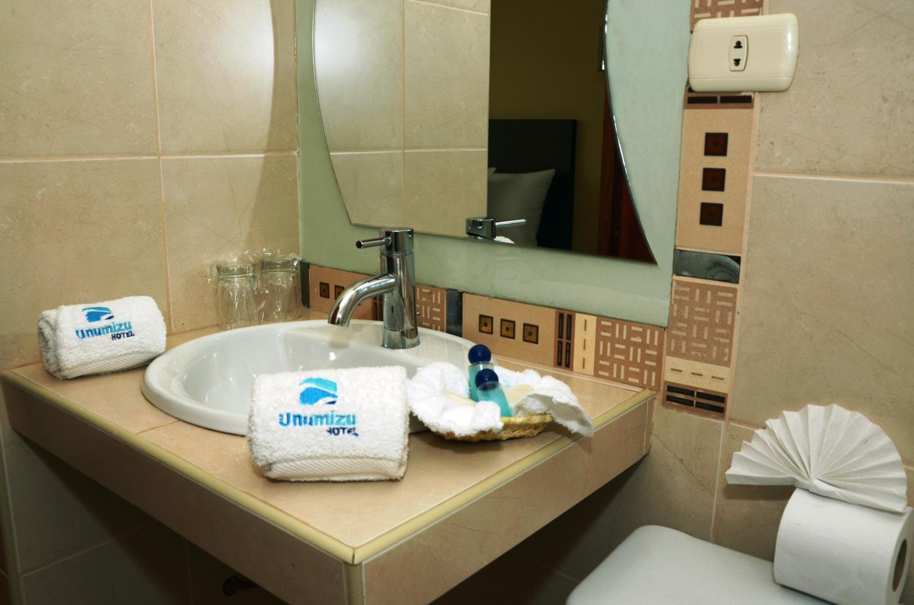 Double Room - Photo 8
