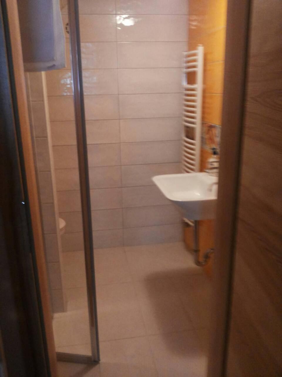 One-Bedroom Apartment (semi-basement) photo 1
