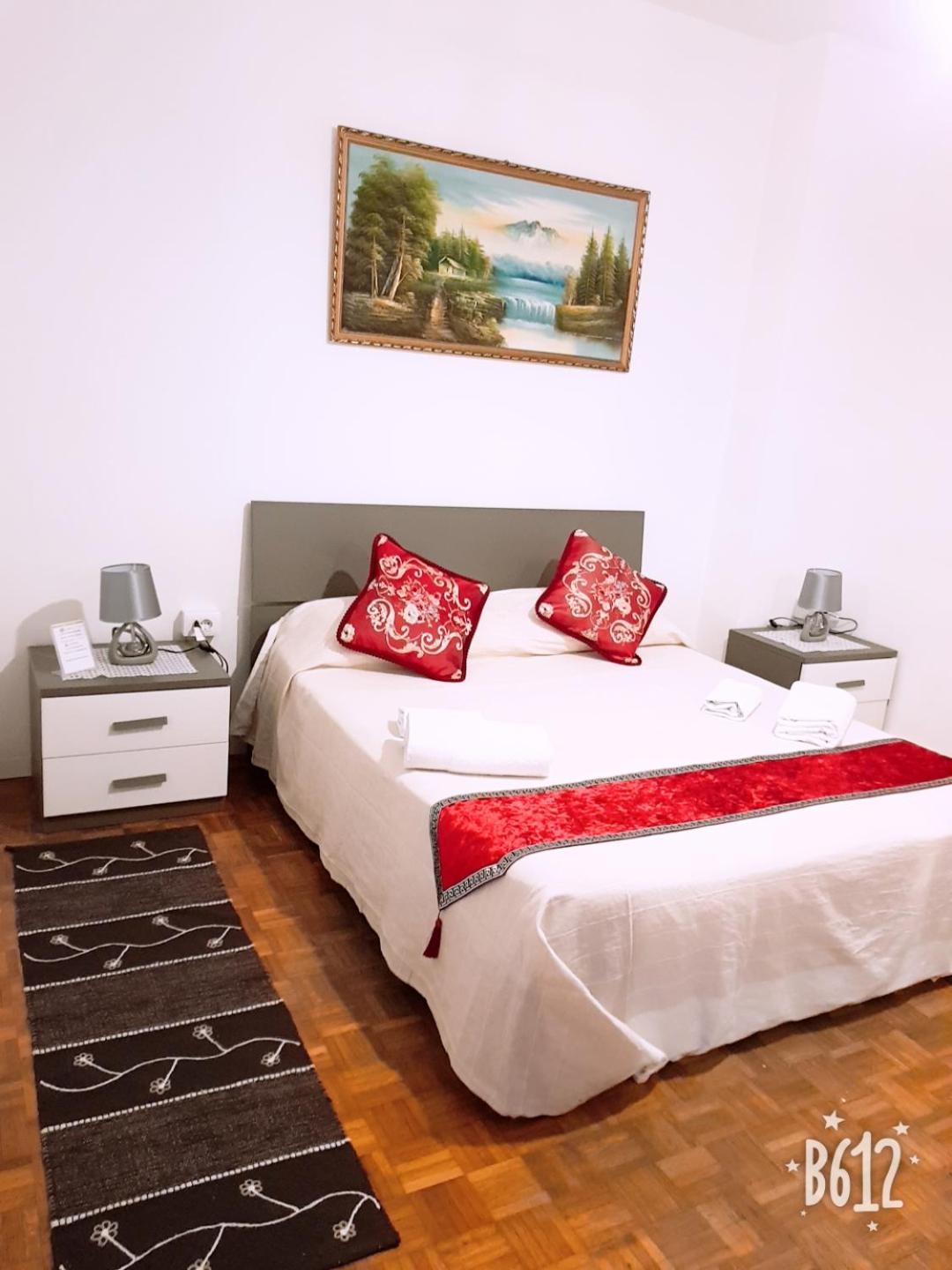 Double Room with Shared Bathroom photo 1