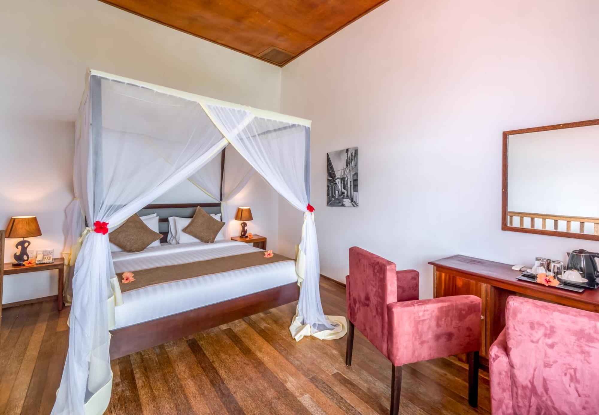 Duplex Pool View Room