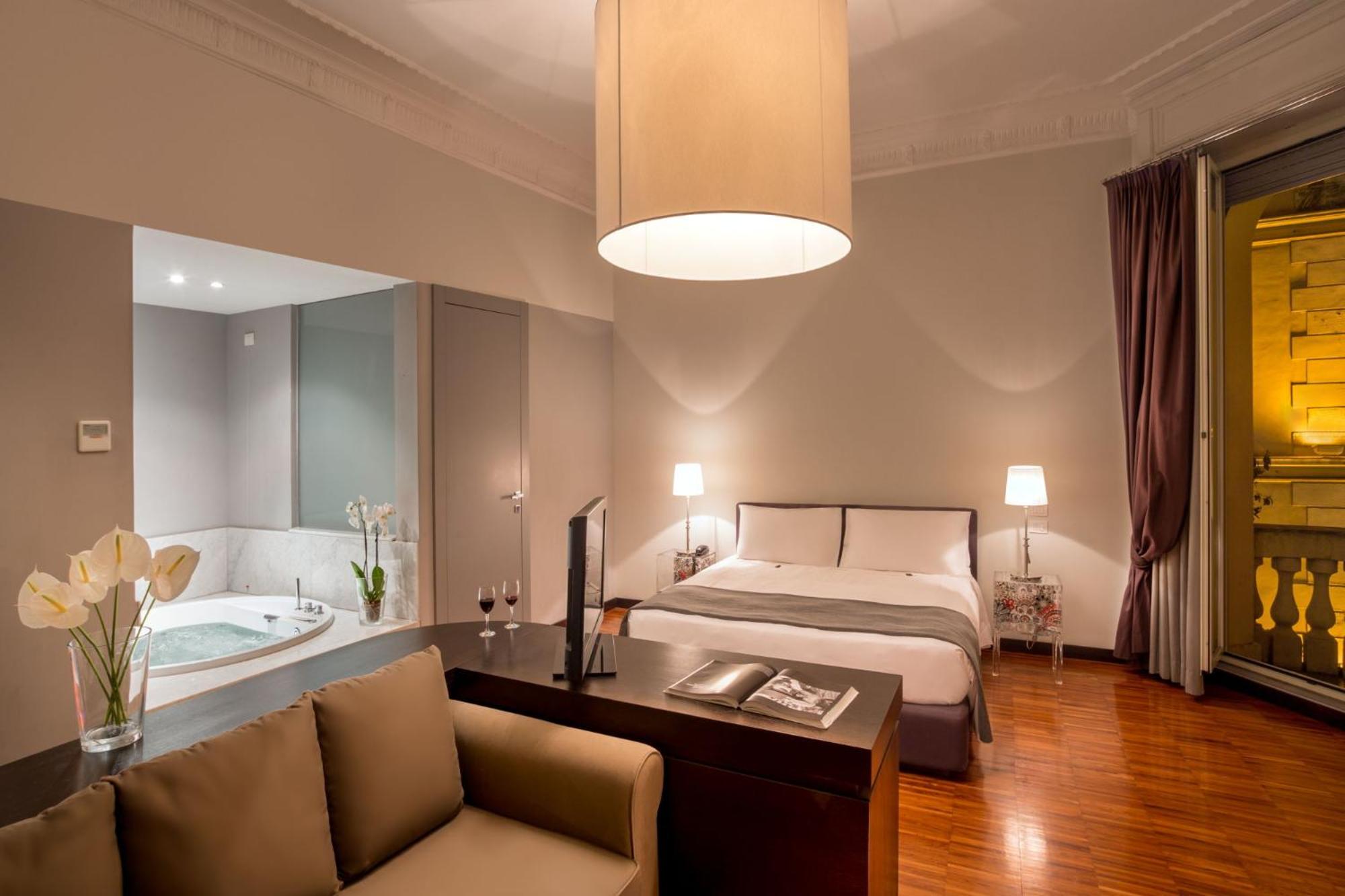 Suite with Spa Bath photo 1
