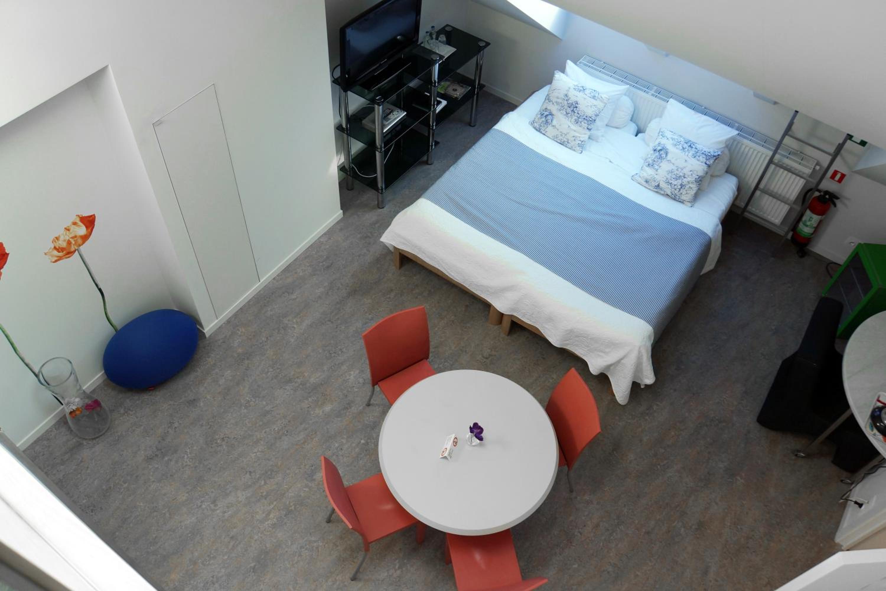 Junior Suite with Courtyard View and Kitchenette photo 1