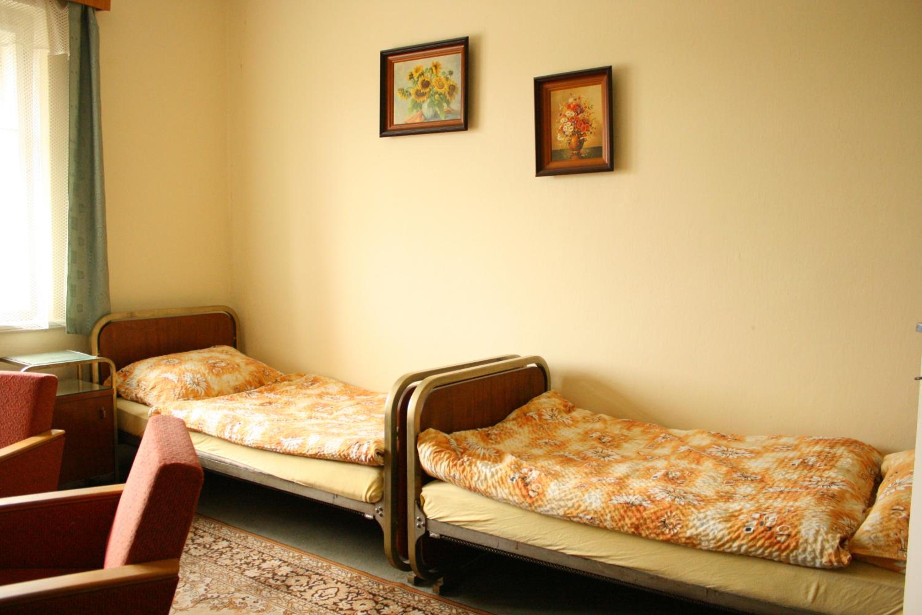 Twin Room with Shared Bathroom -Anex photo 3