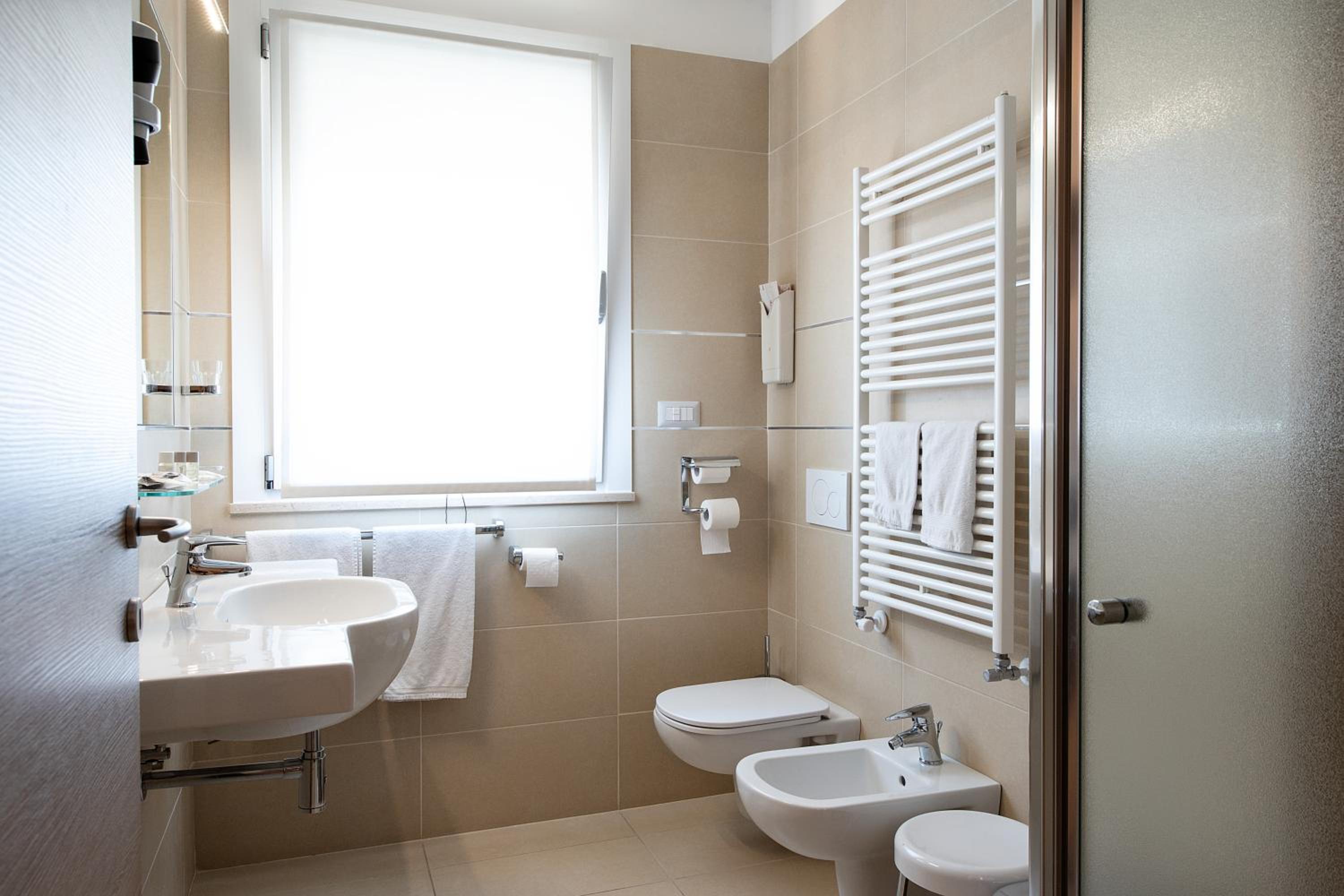 Superior Double or Twin Room - Photo 5