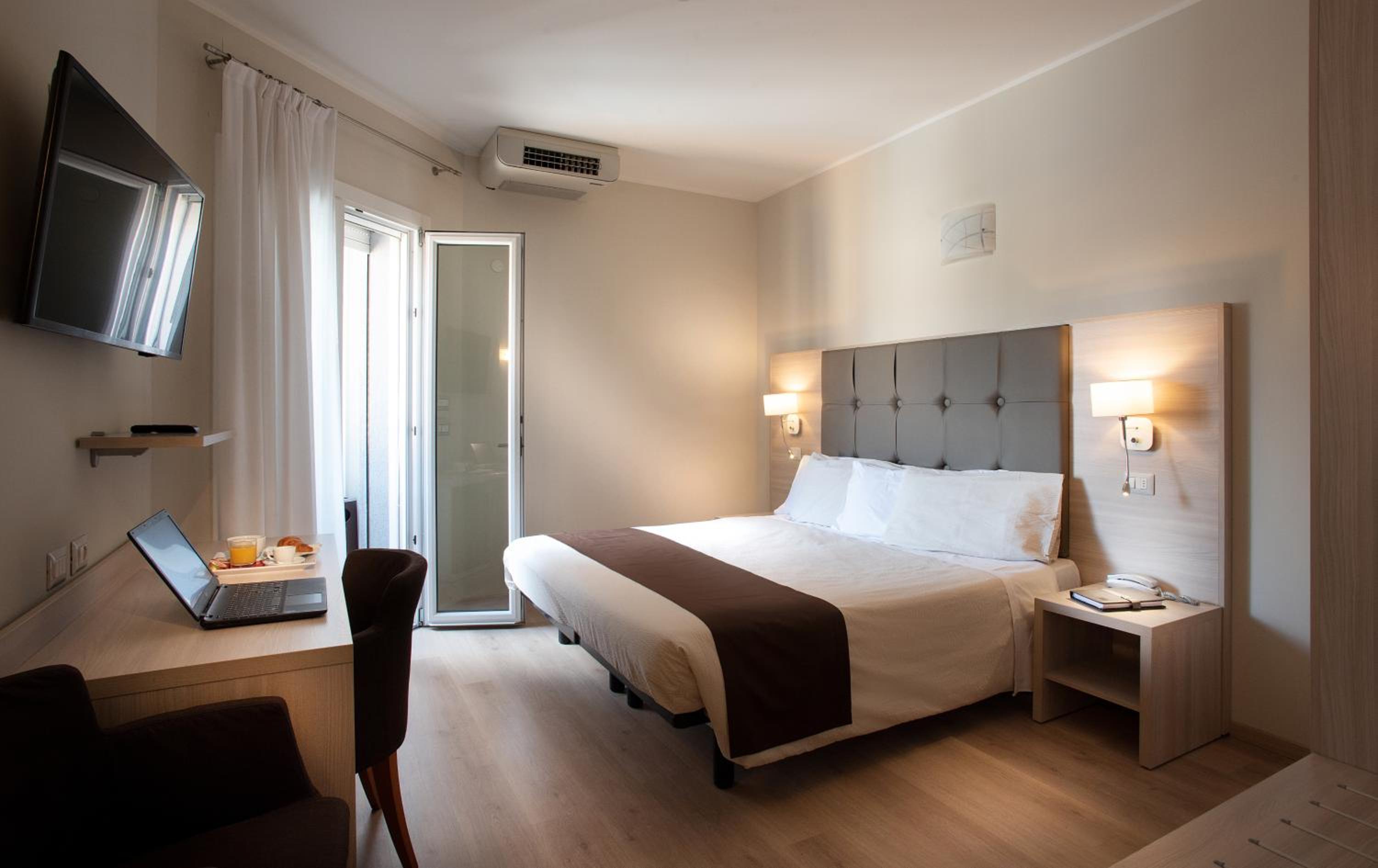 Superior Double or Twin Room - Photo 2