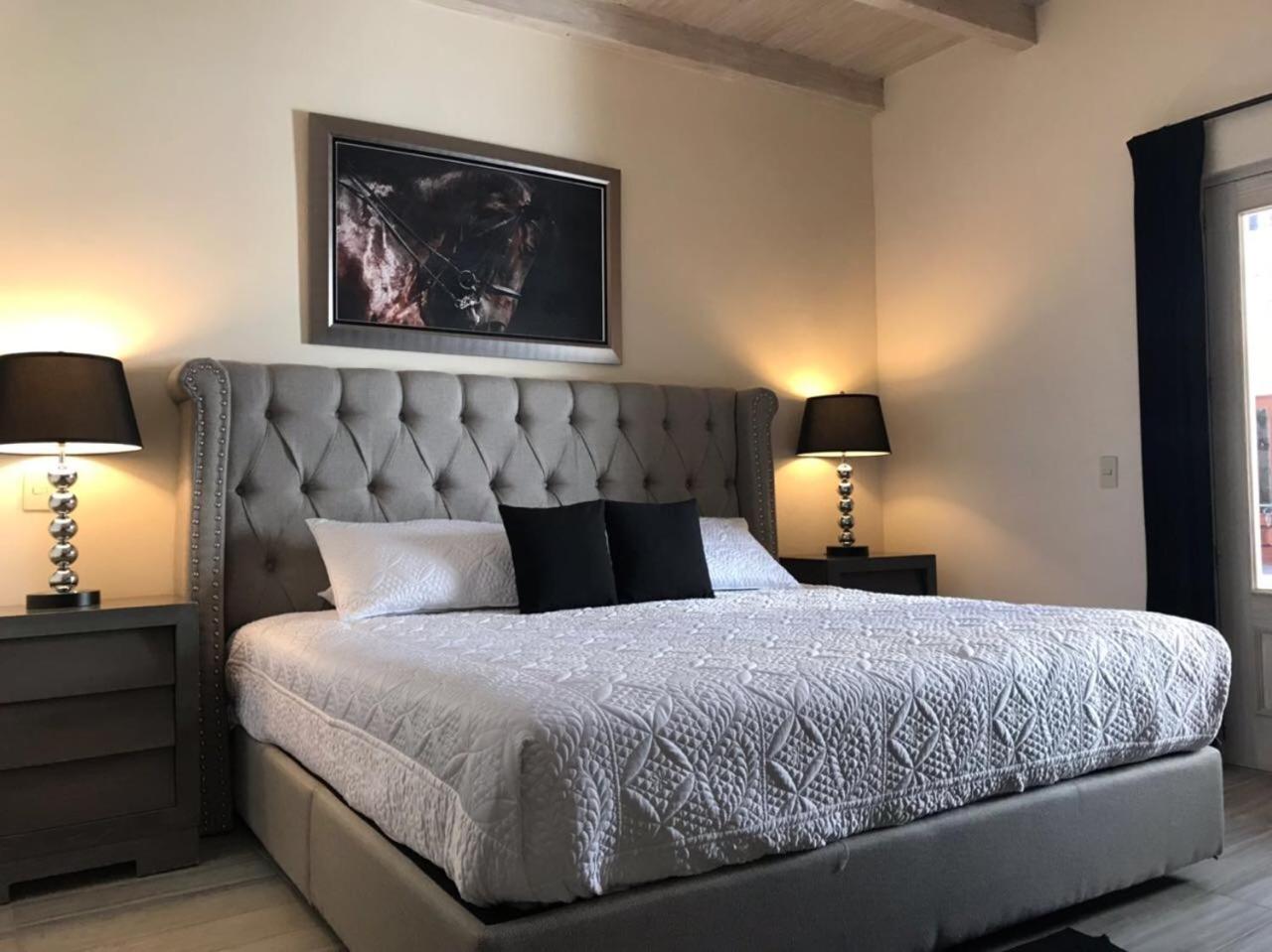 Deluxe King Room photo 3