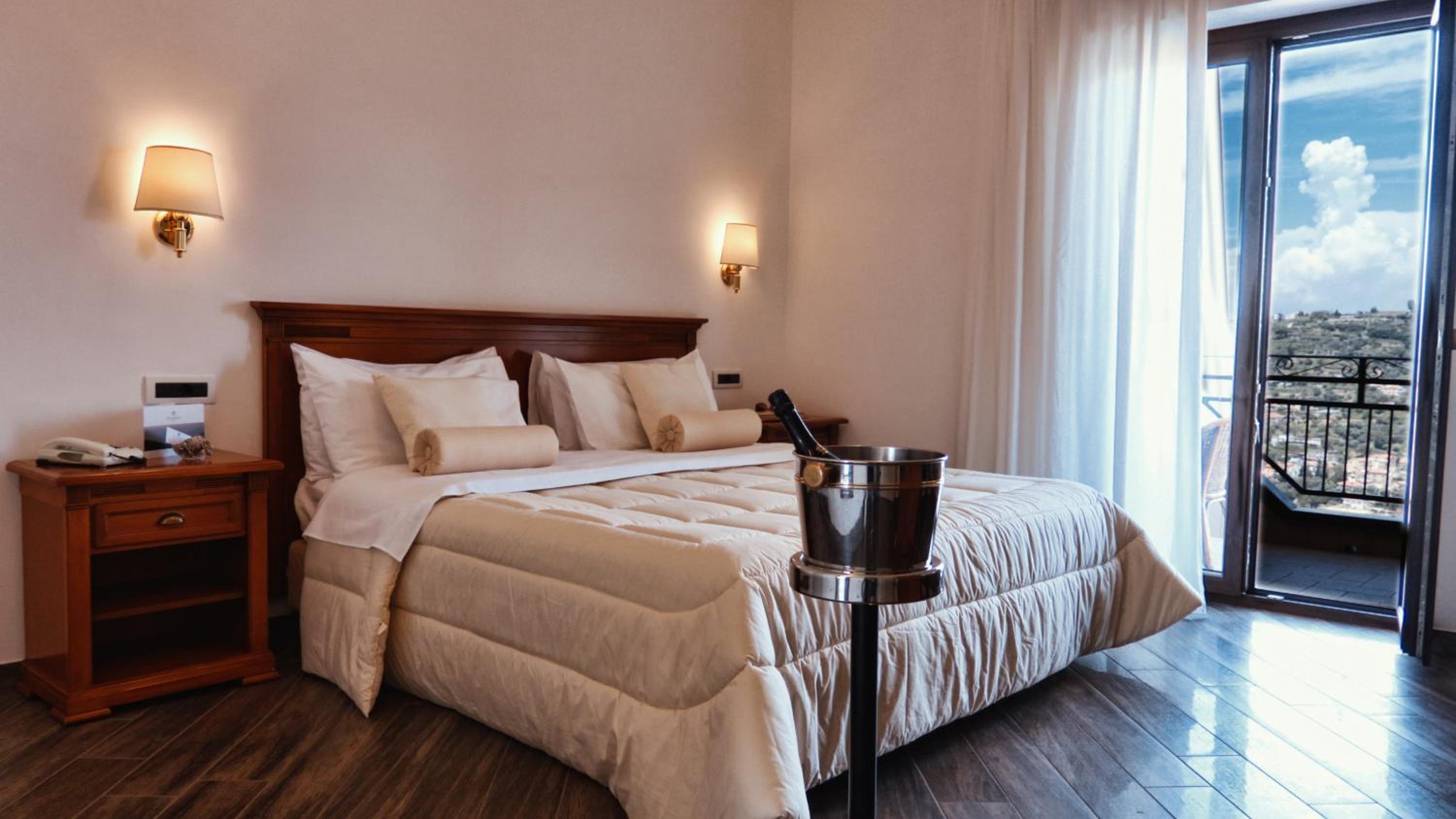 Double or Twin Room - Photo 7