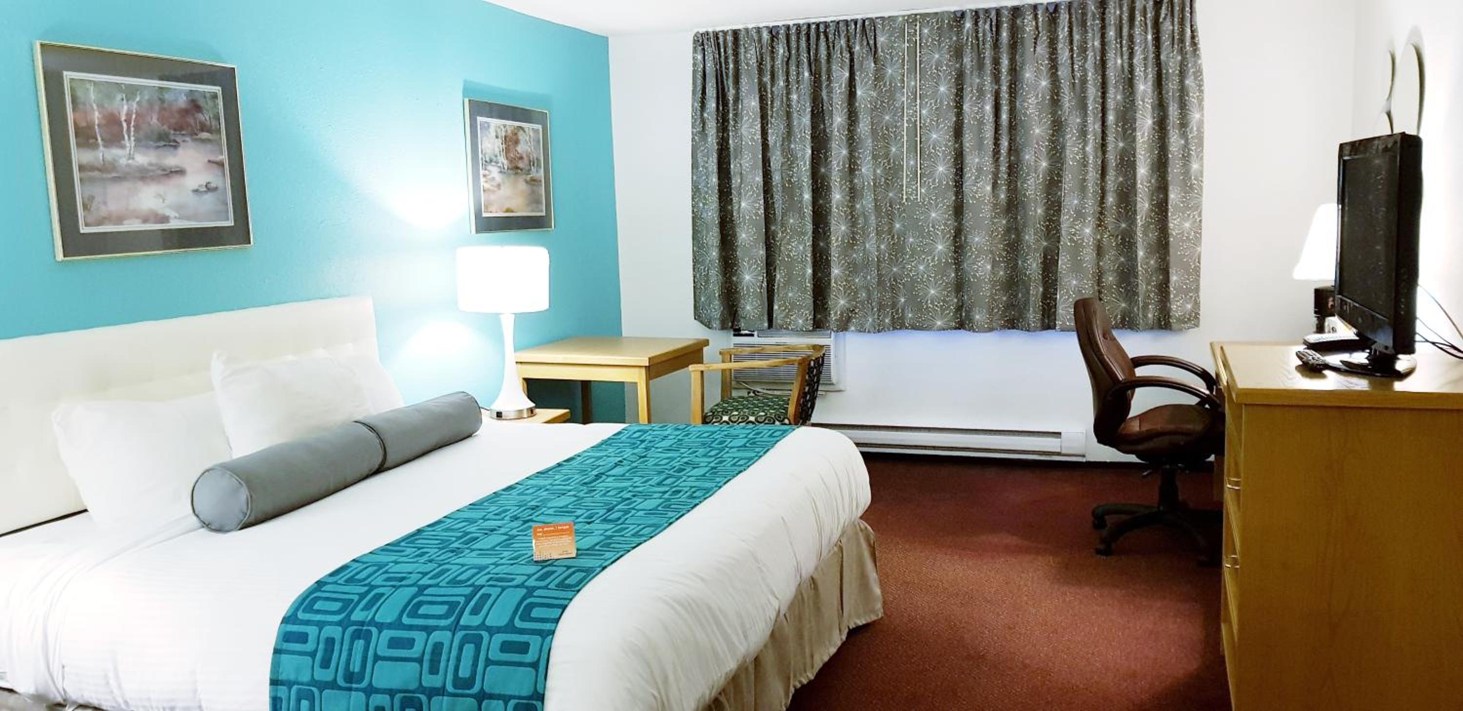 King Room - Non-Smoking - Photo 6