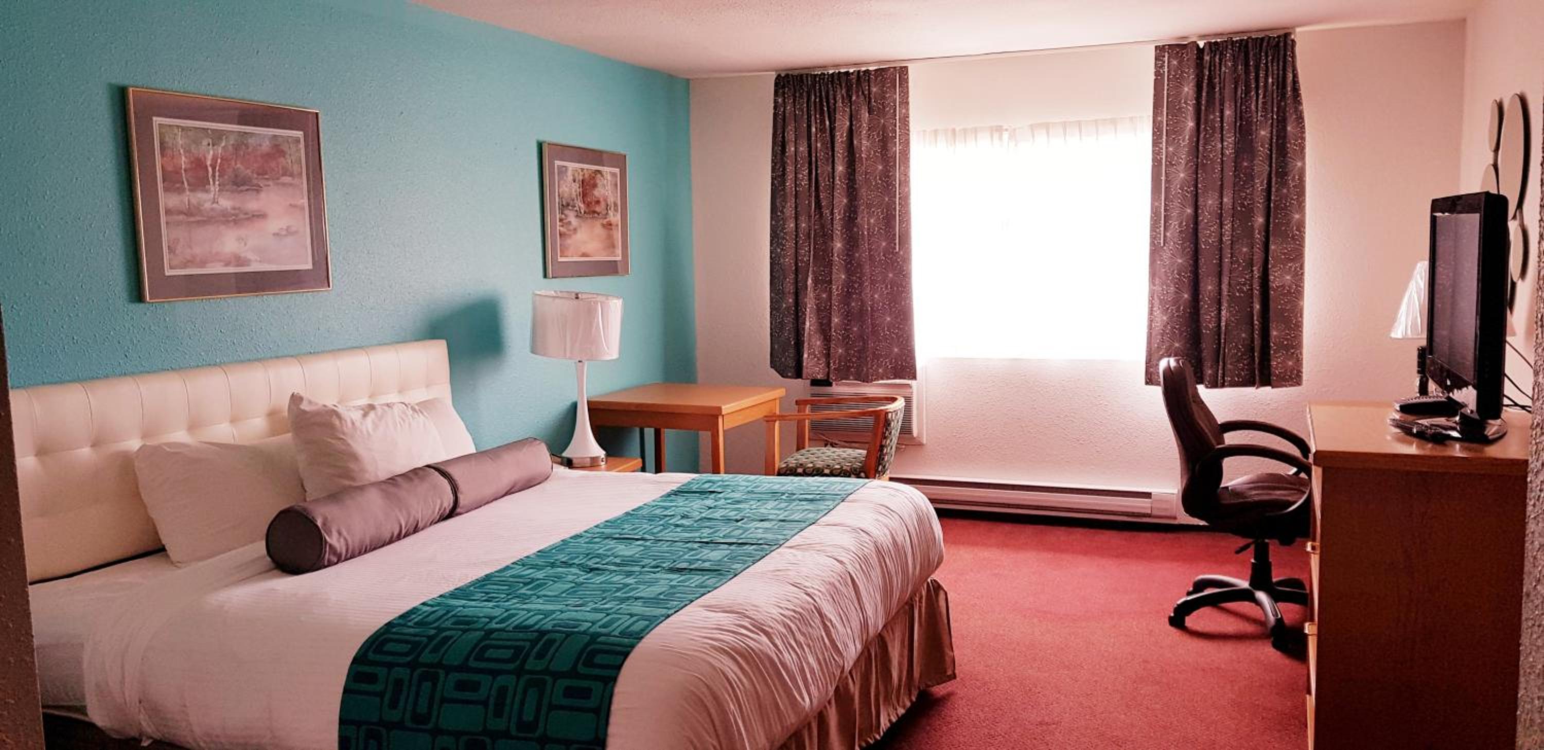 King Room - Non-Smoking - Photo 2